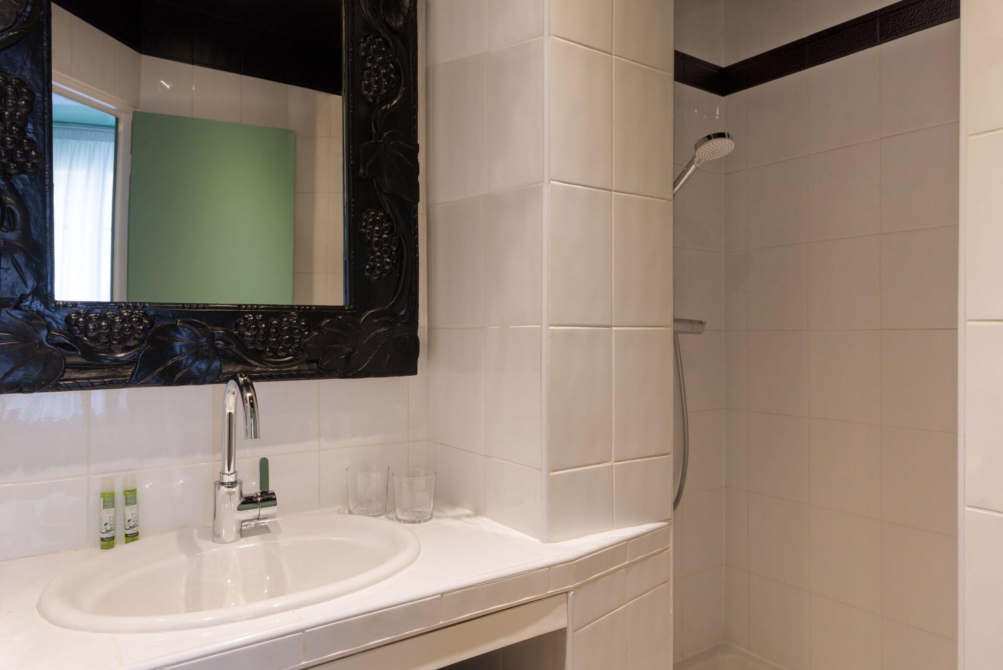 Double Queen Size Bed