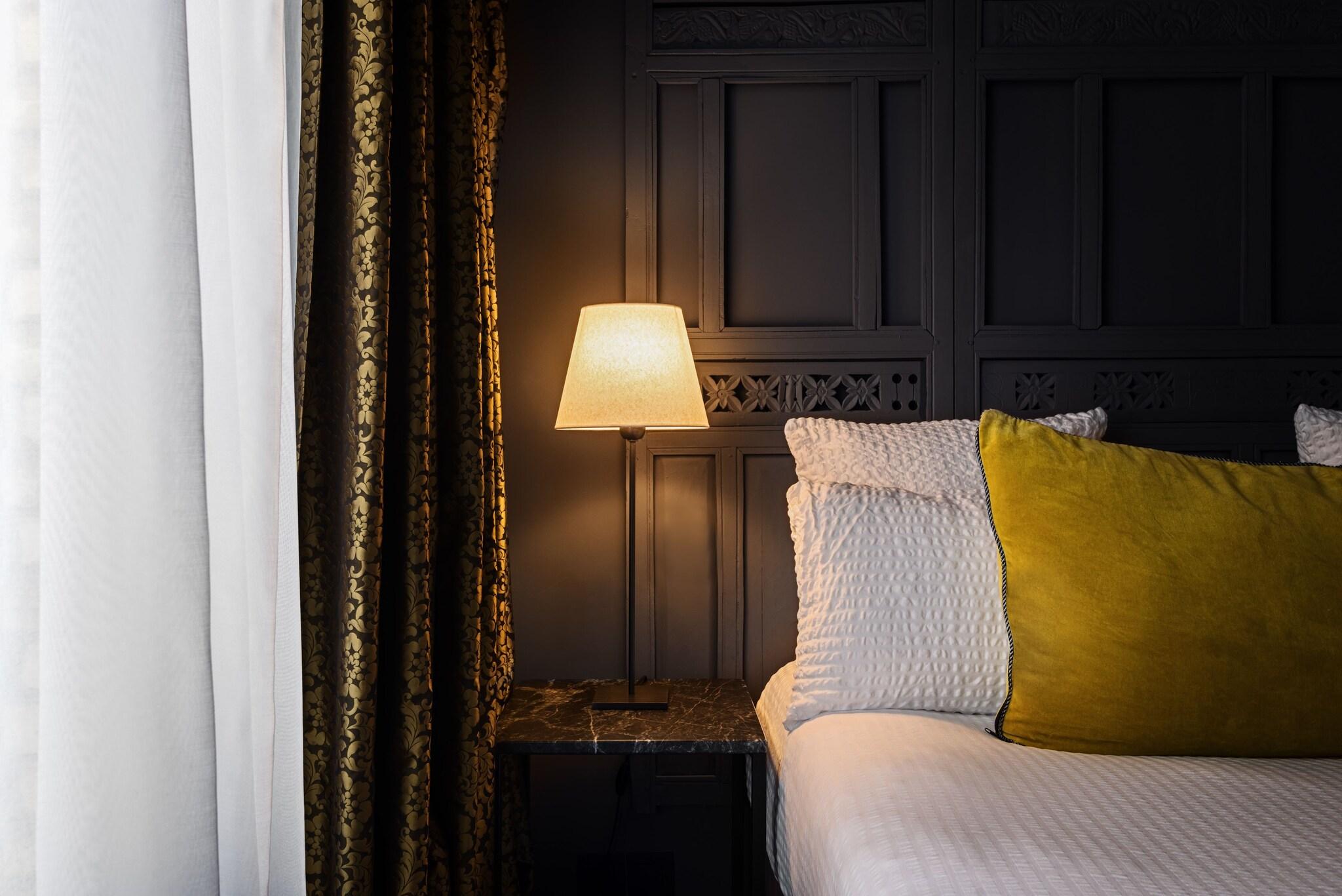 Double Queen Size Bed