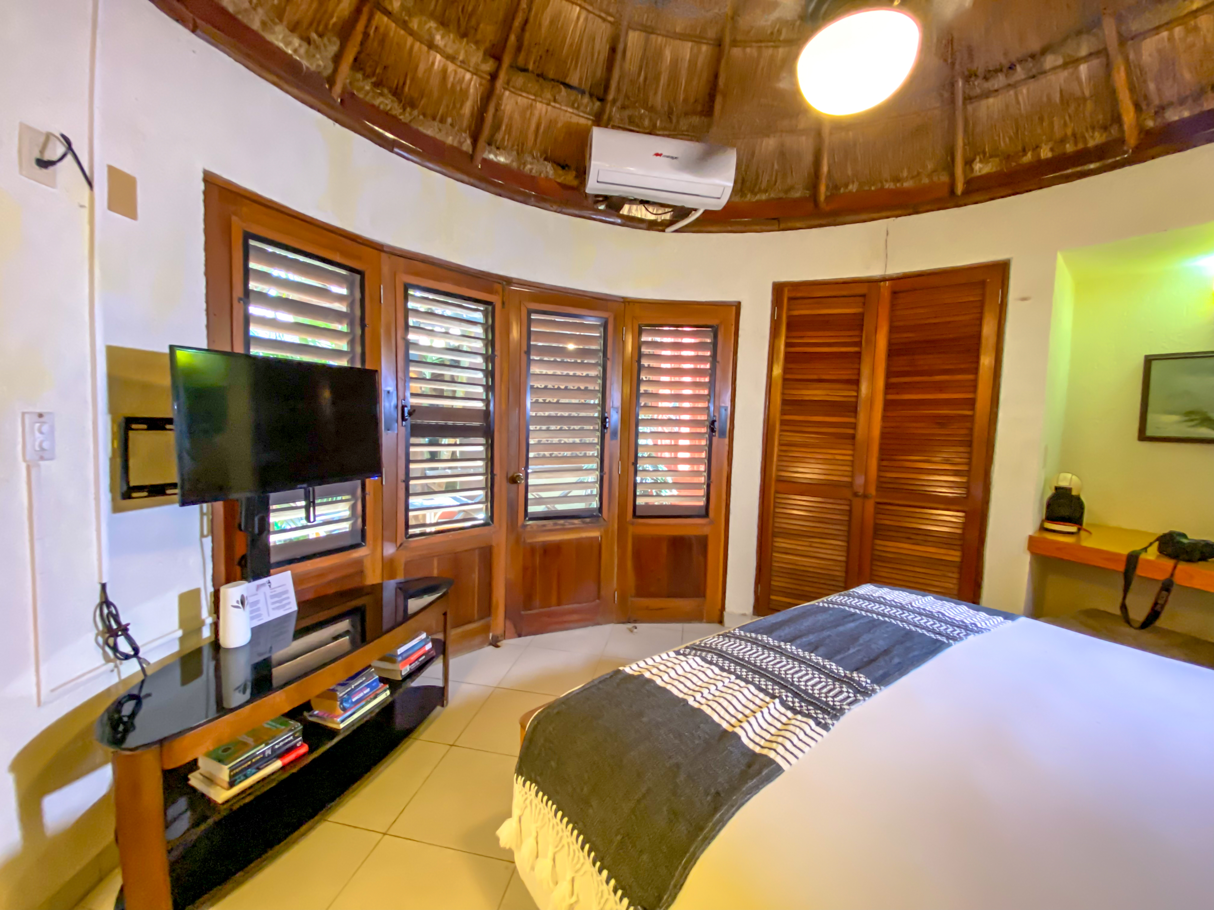 Suite Queen Size Bed