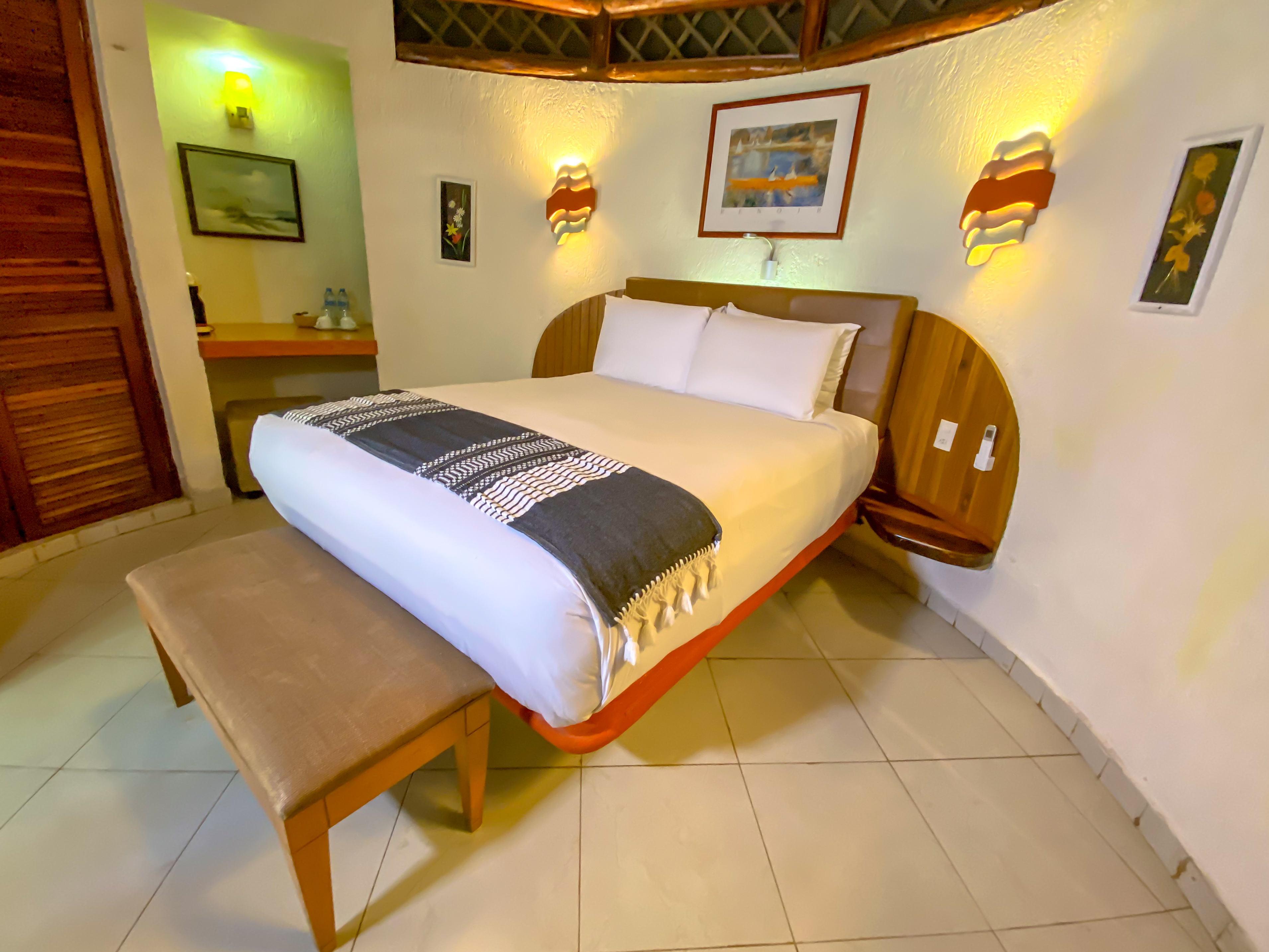 Suite Queen Size Bed