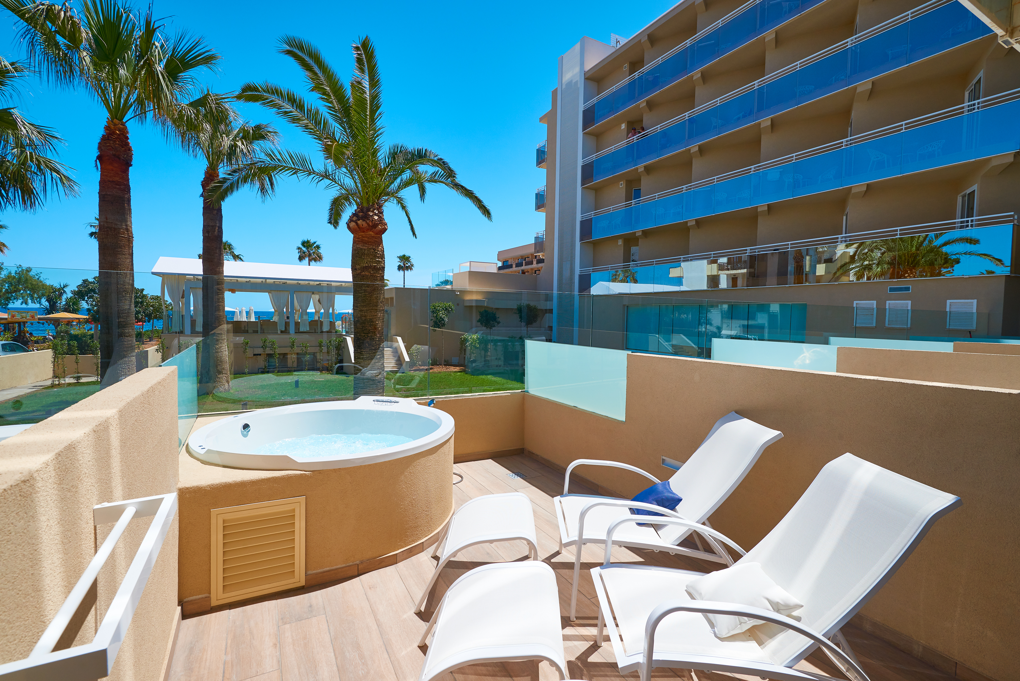 Double Single Superior with Balcony