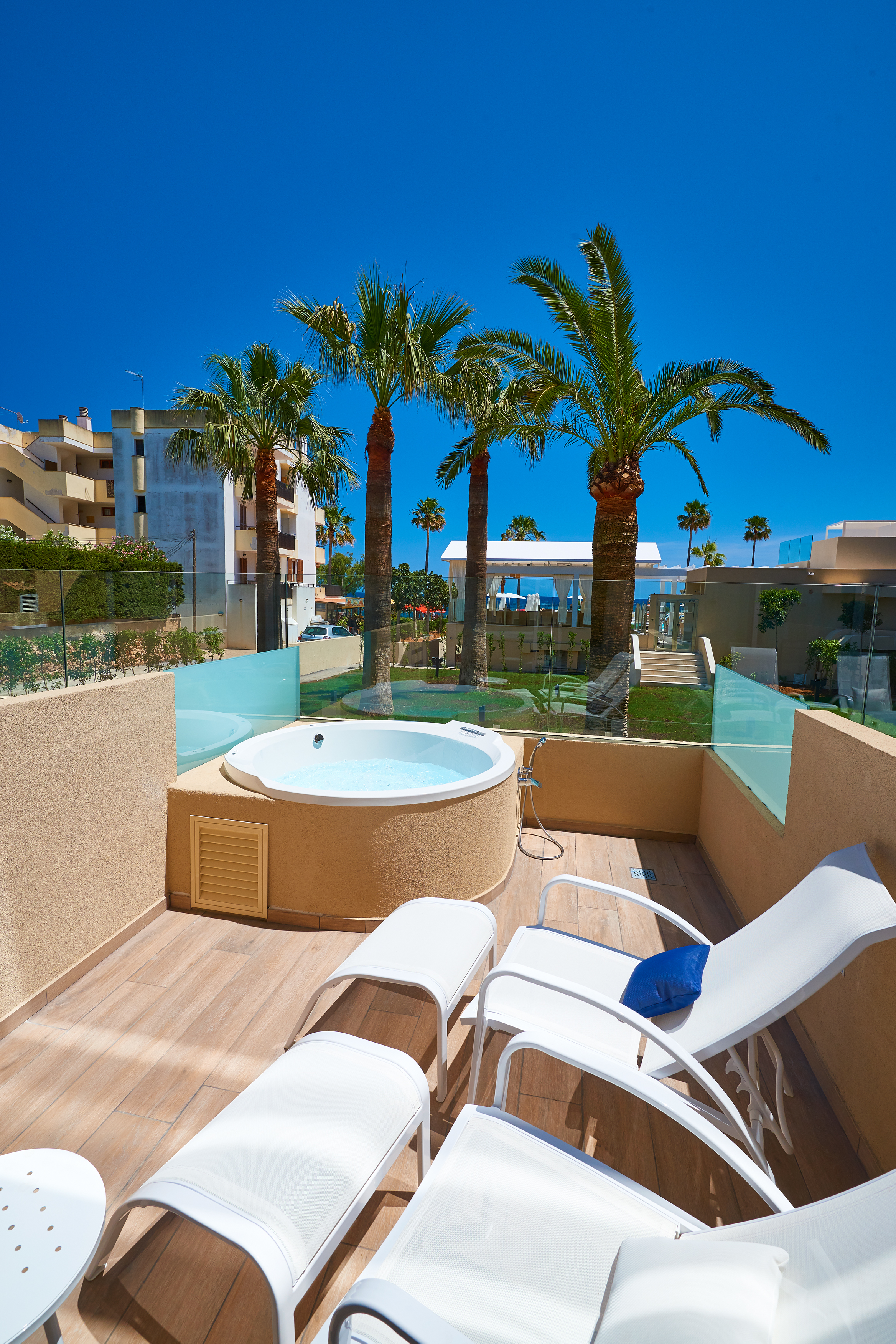 Double Single Superior with Balcony