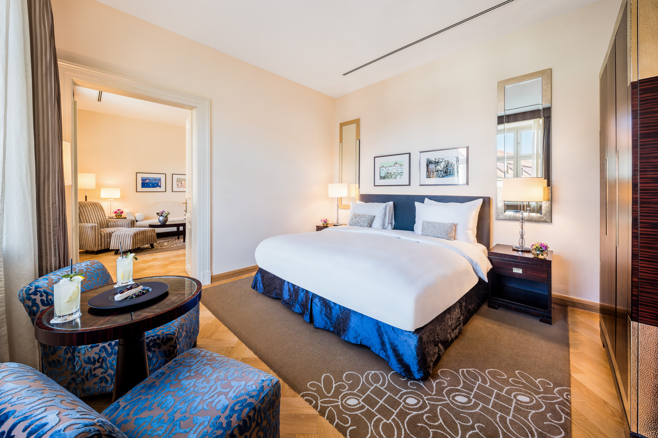 Suite Deluxe King Bed