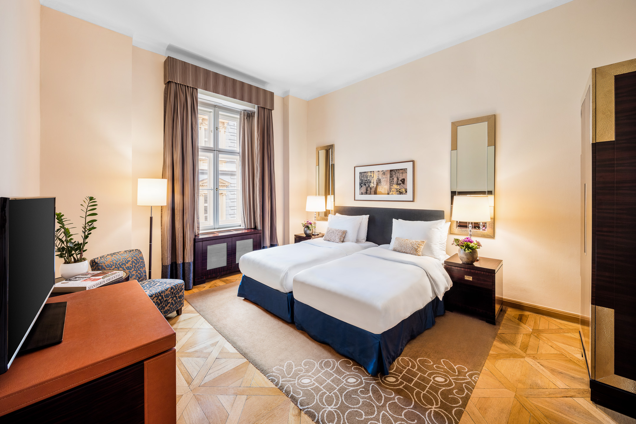 Suite Deluxe King Bed