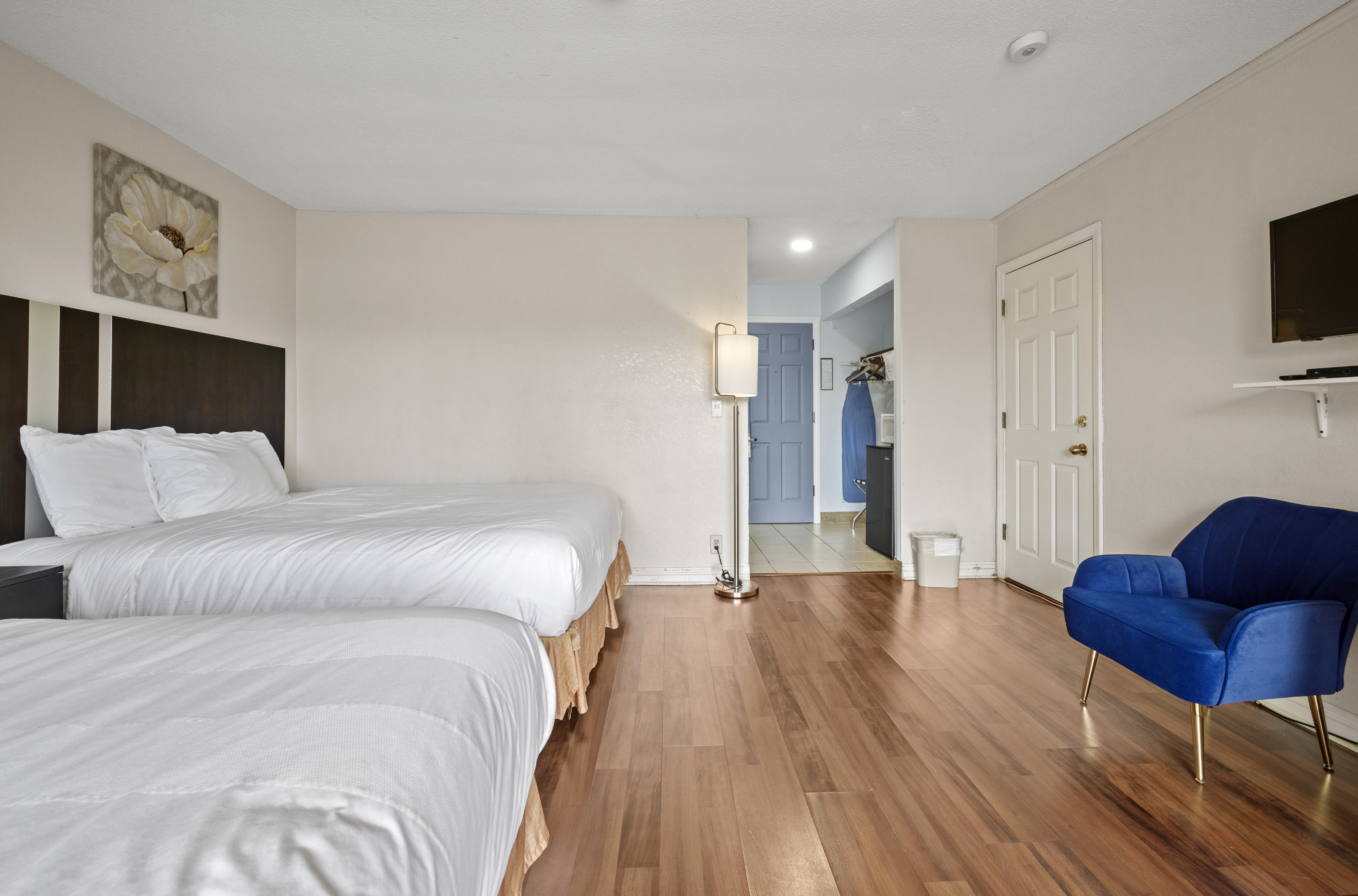 Room Two Double Beds