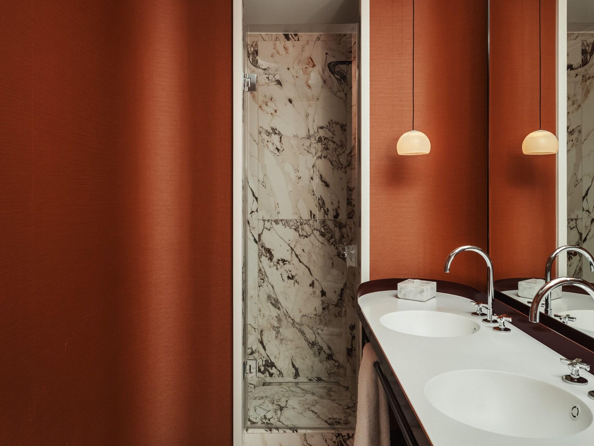 Double Superior King Bed