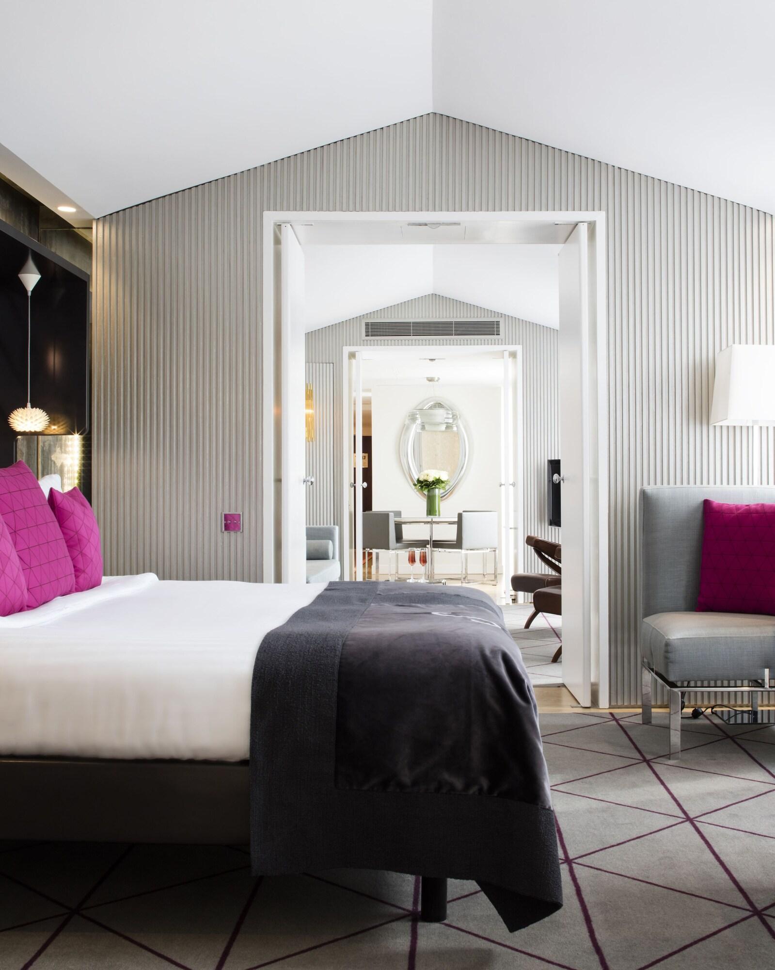 Suite Queen Size Bed