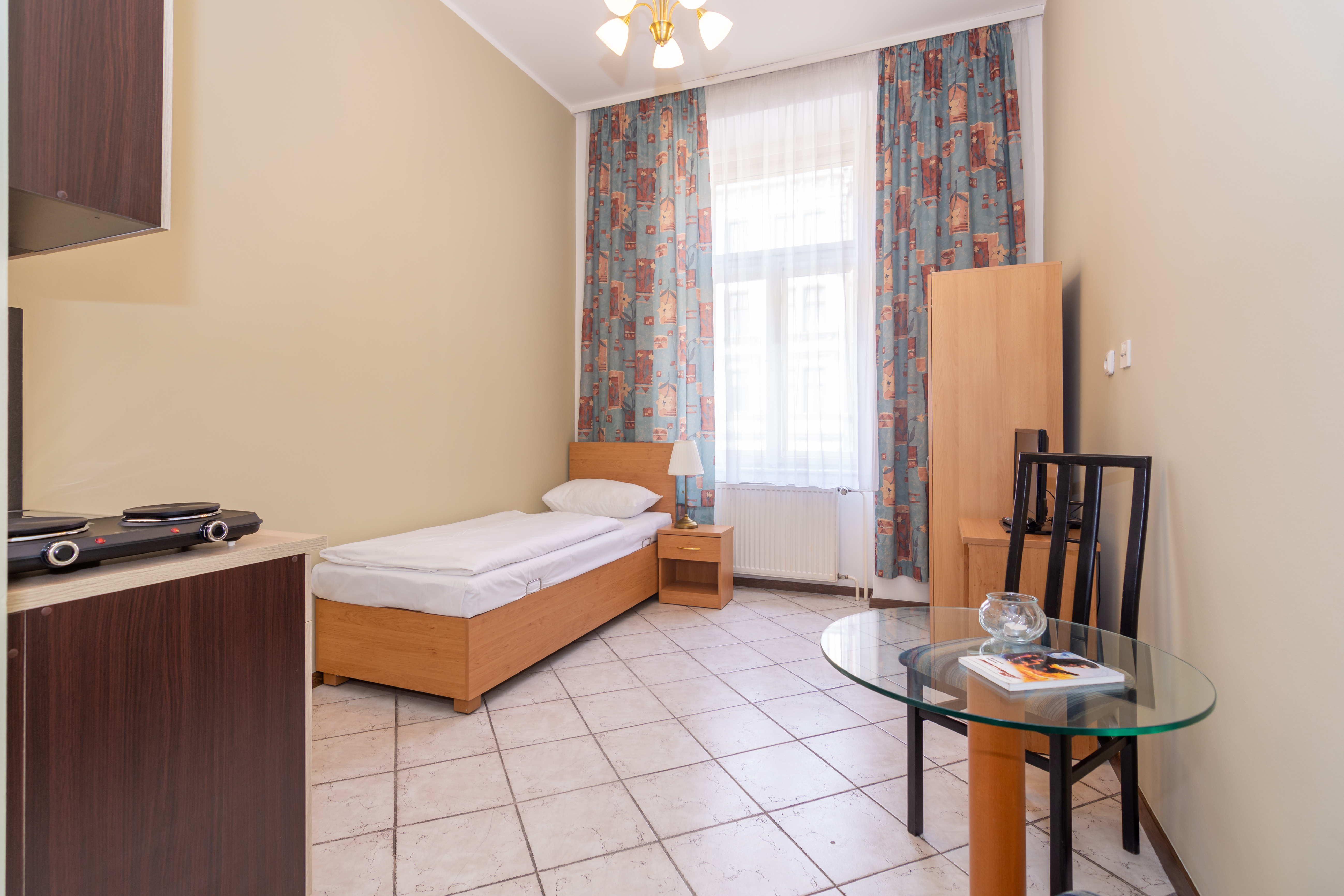 Apartment Capacity 1