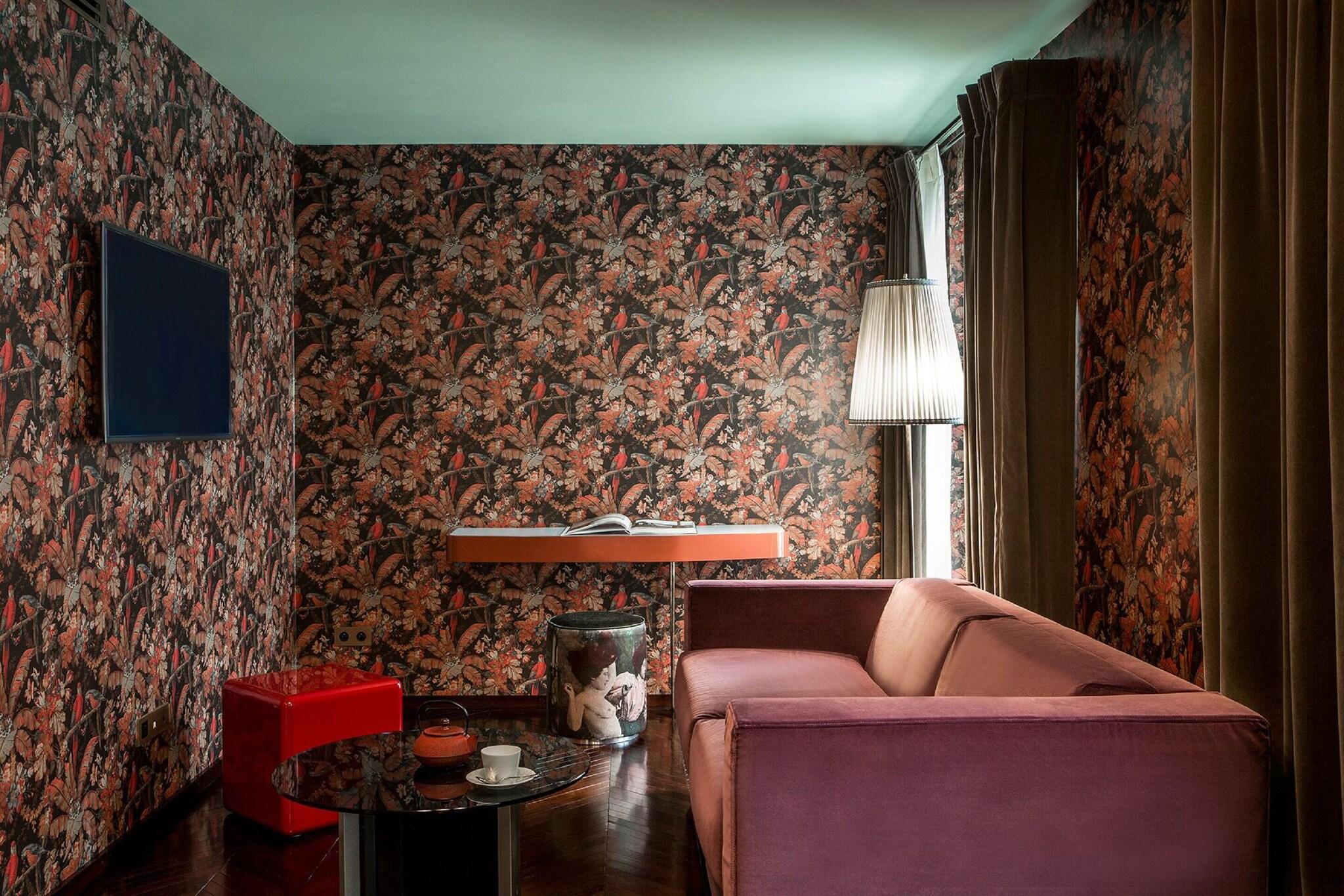 Suite Queen Size Bed