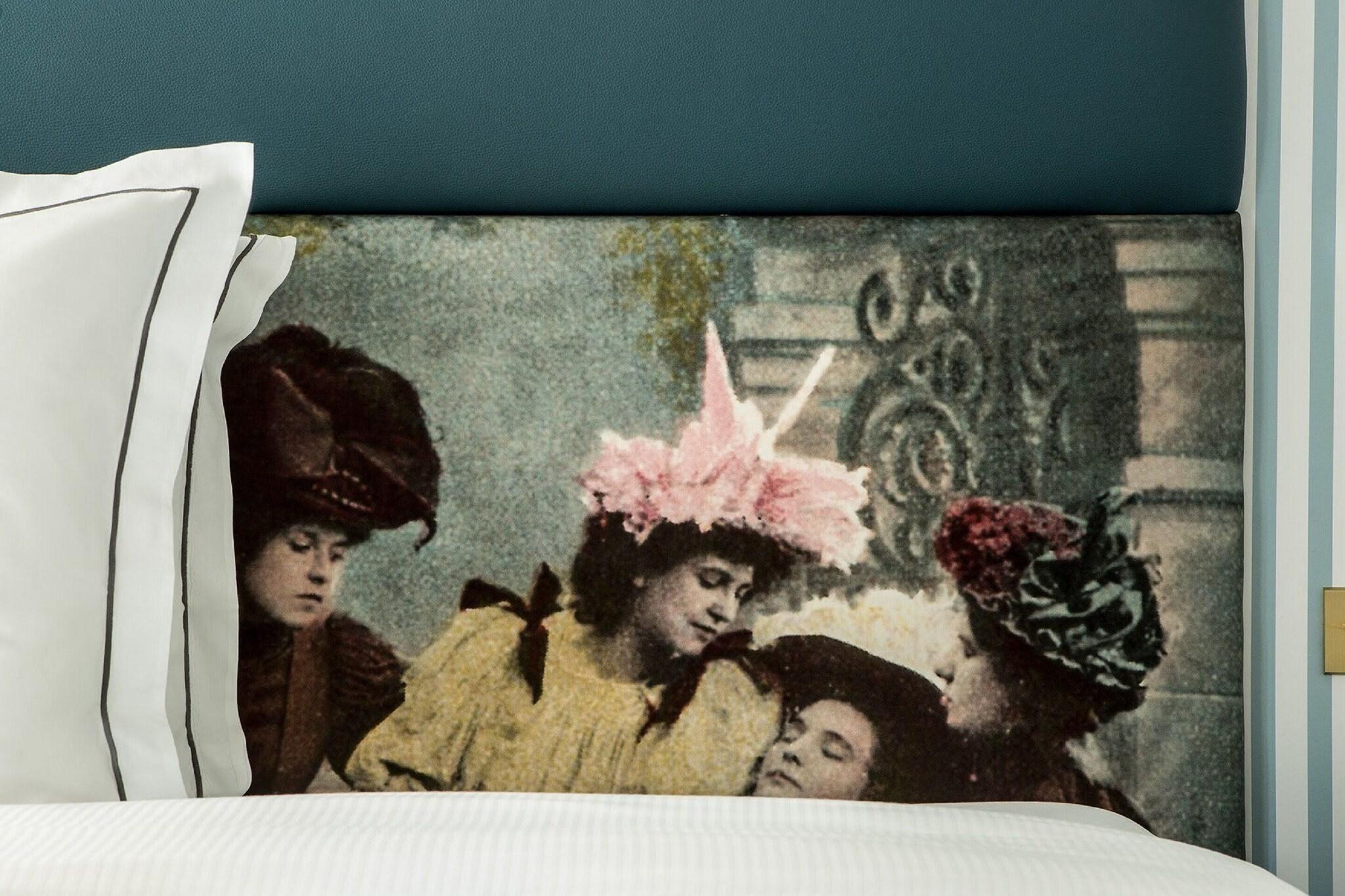 Double Classic Queen Bed