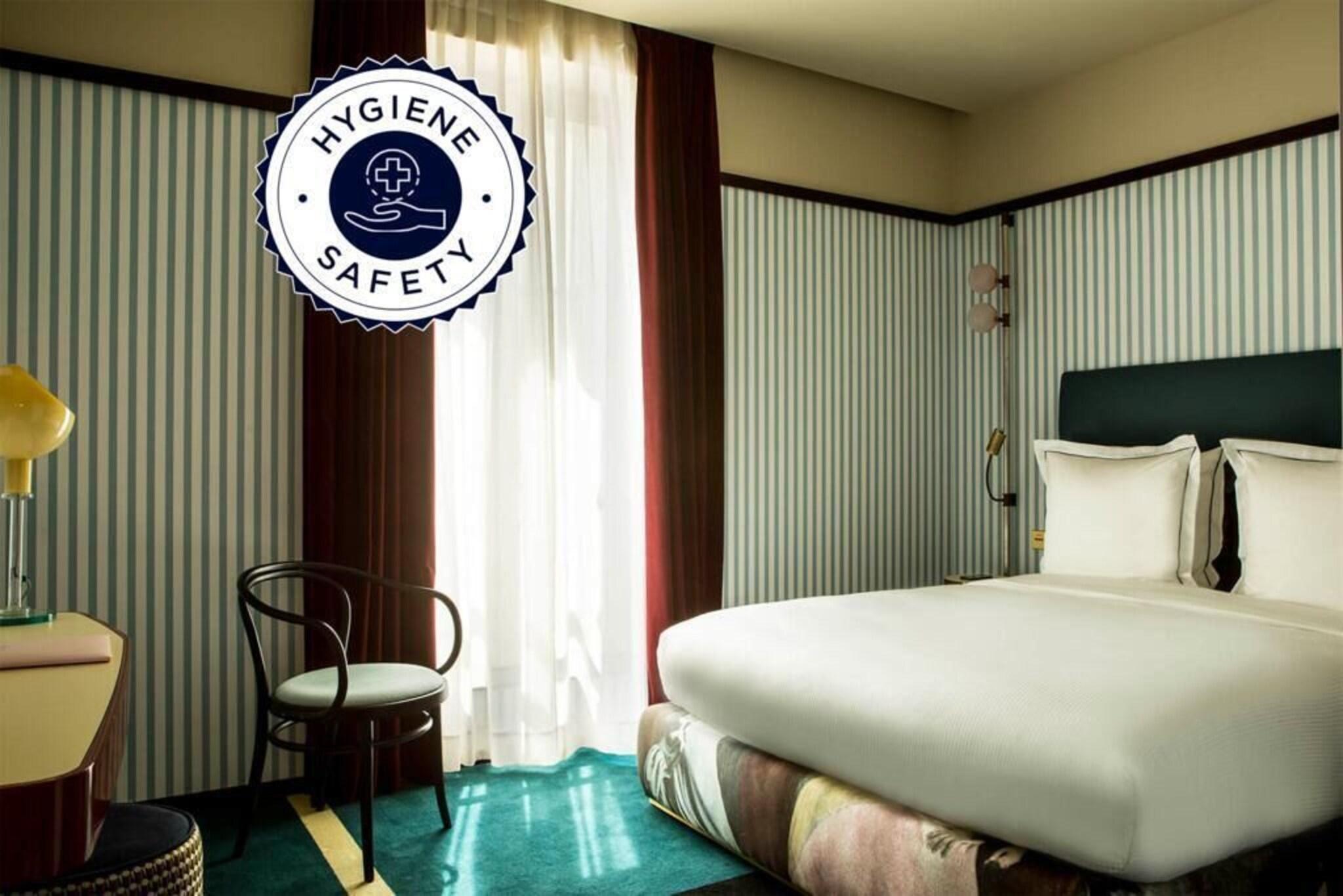 Double Classic Queen Bed