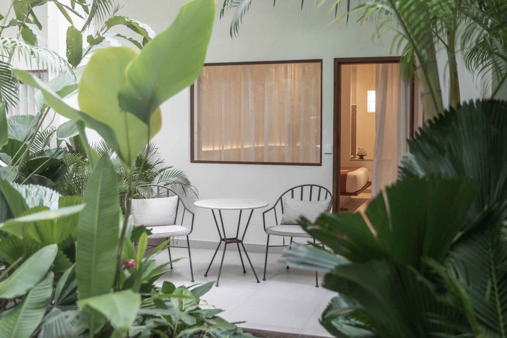 Twin Deluxe Two Beds