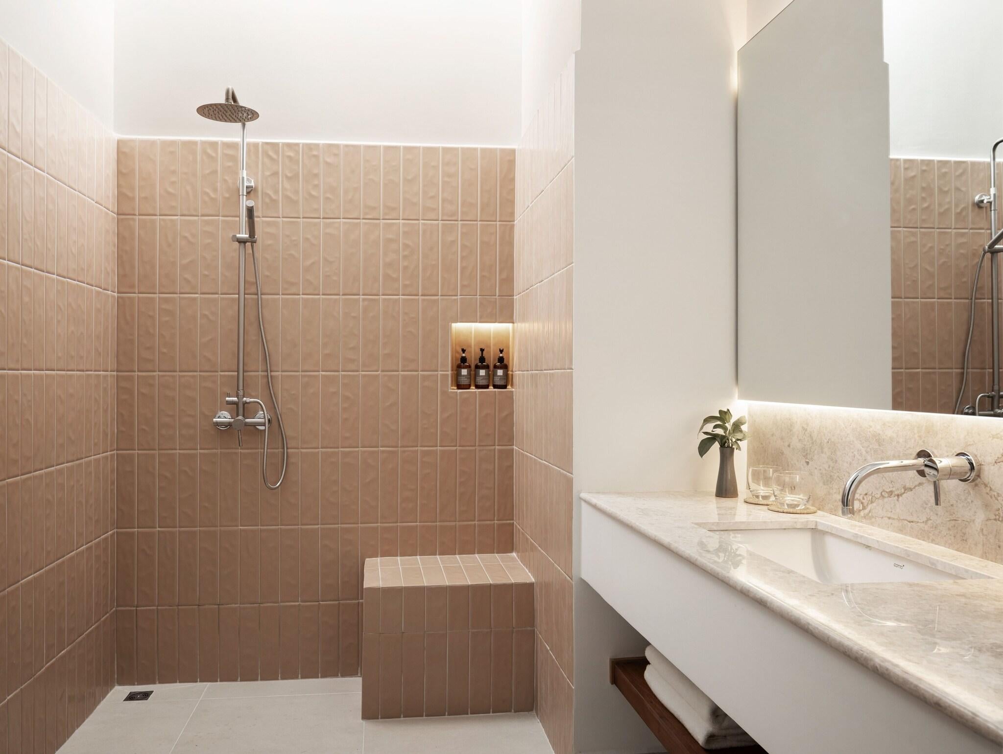 Twin Deluxe Two Beds