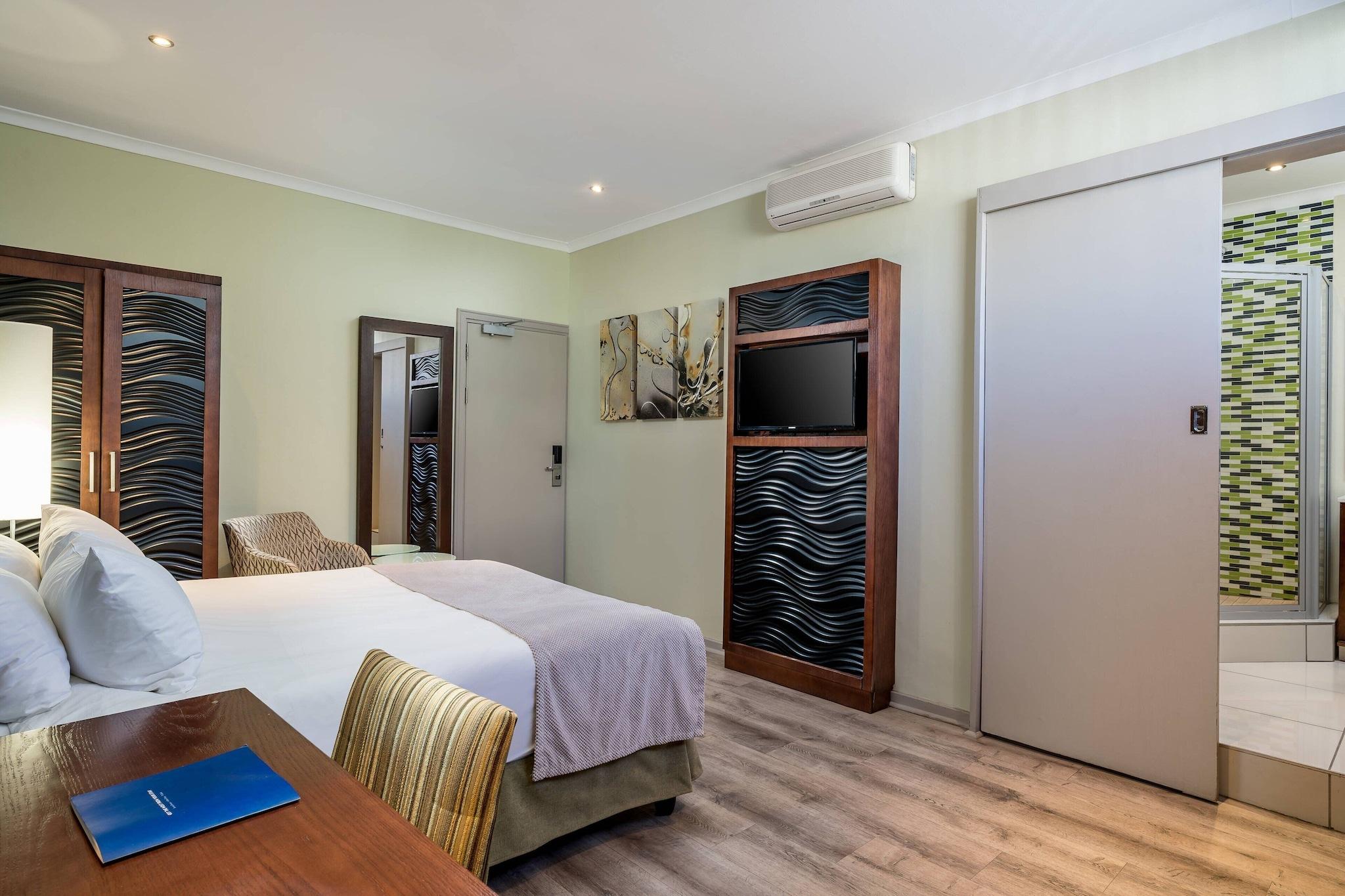 Double Queen Size Bed