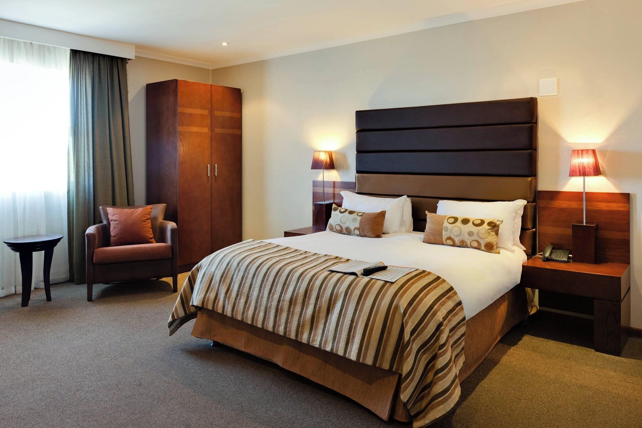 Double Queen Size Bed