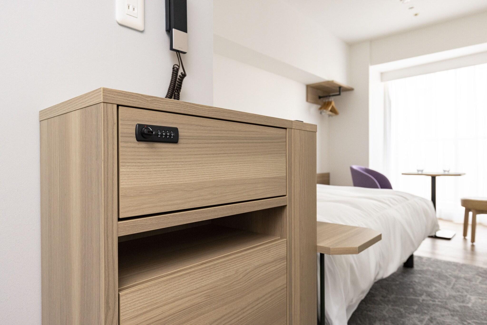 Twin Deluxe Two Beds