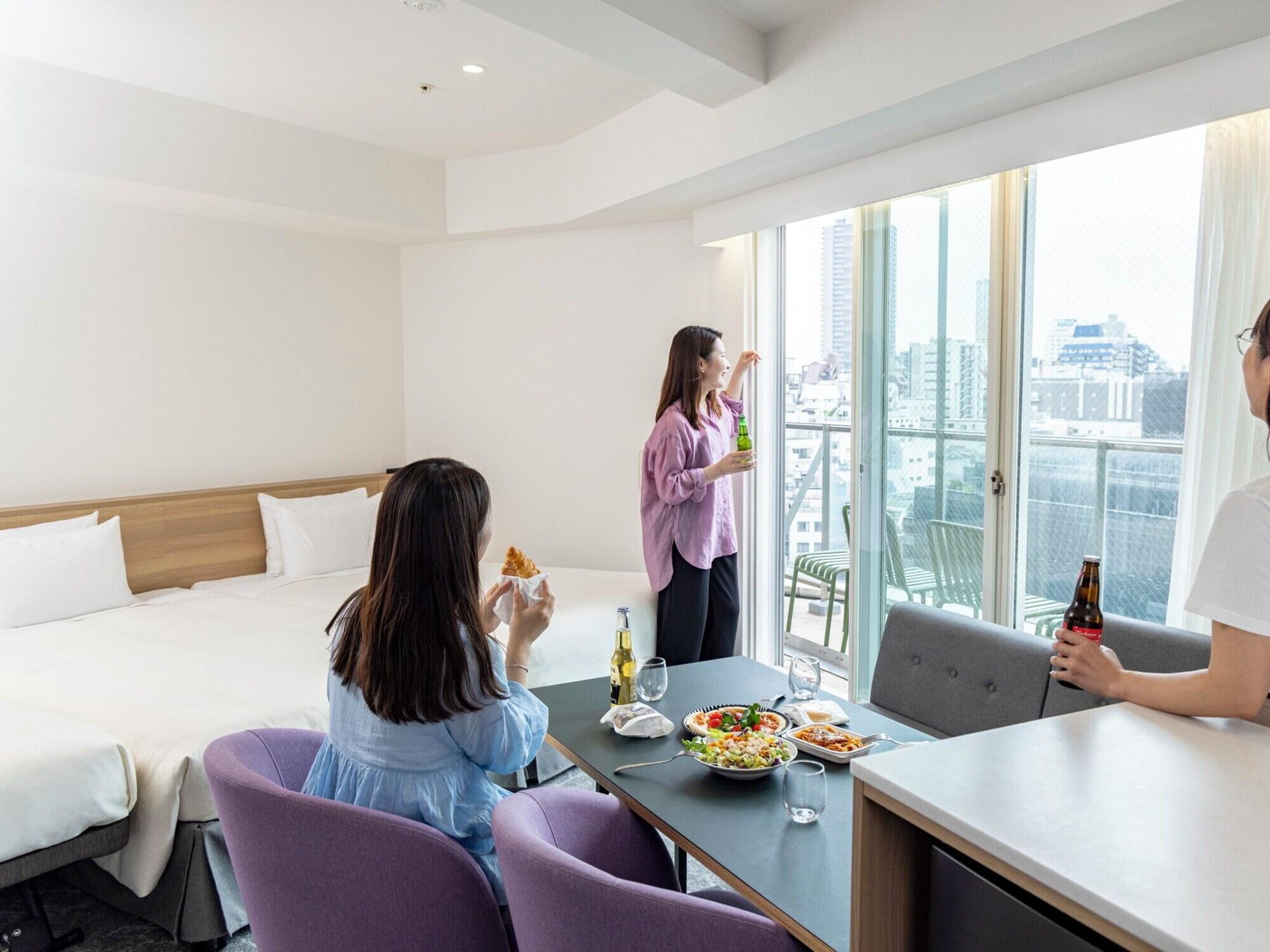 Twin Deluxe Two Beds