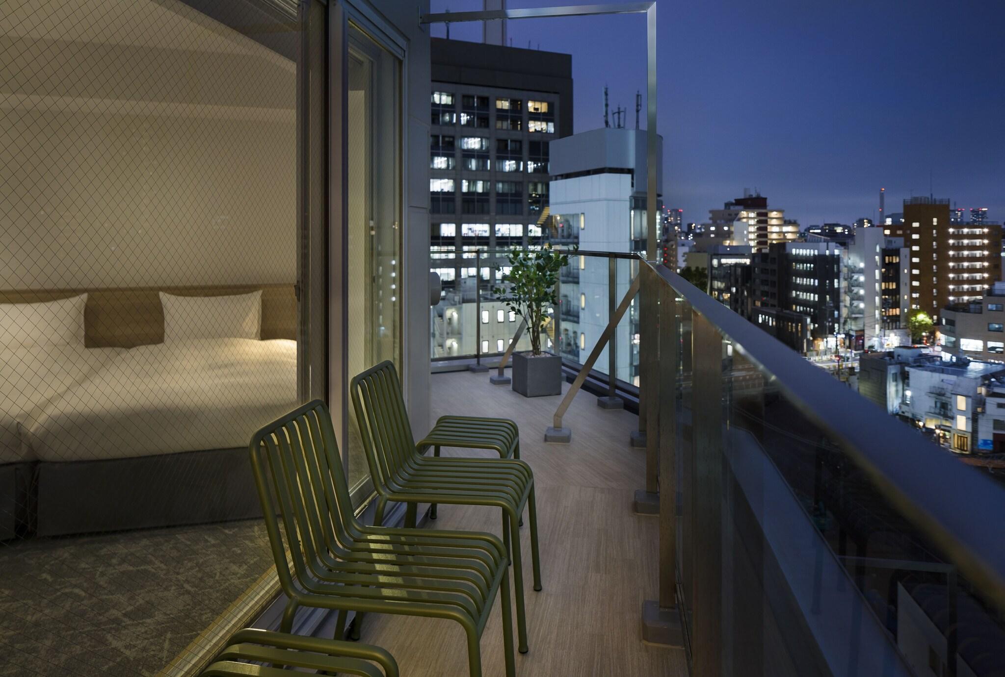 Twin Deluxe Two Beds