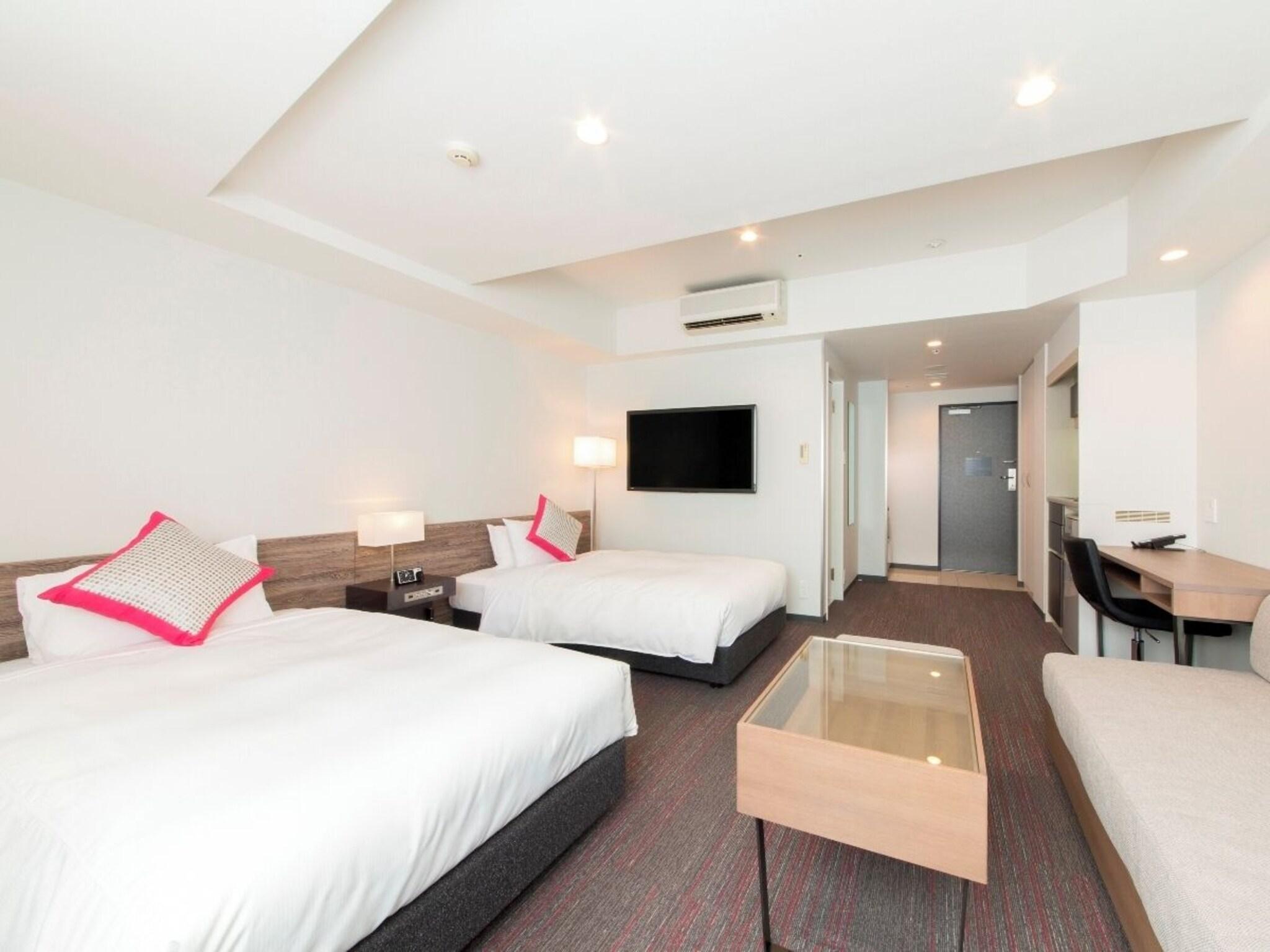 Twin Deluxe Two Beds