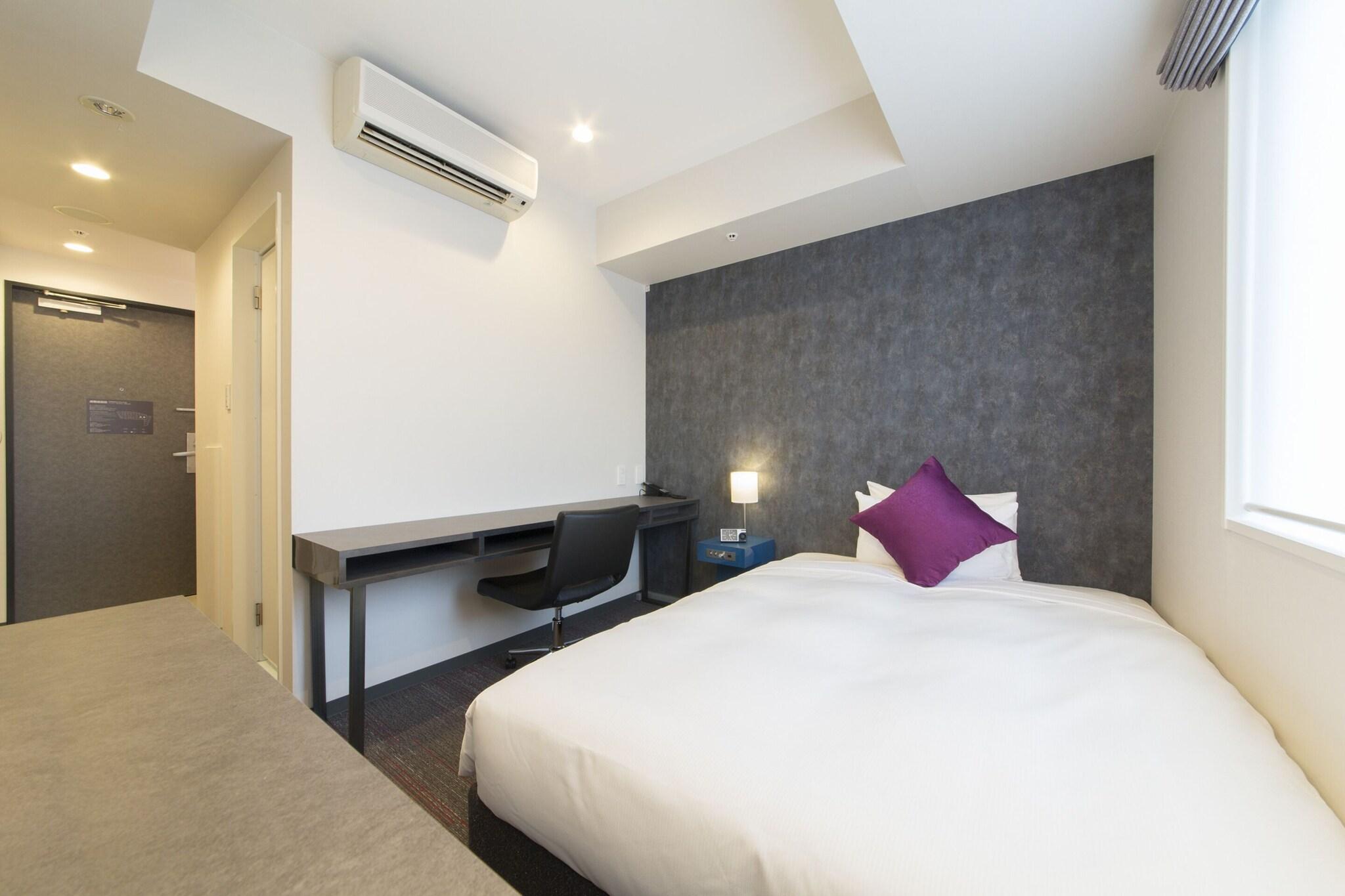 Single Economy Non Smoking