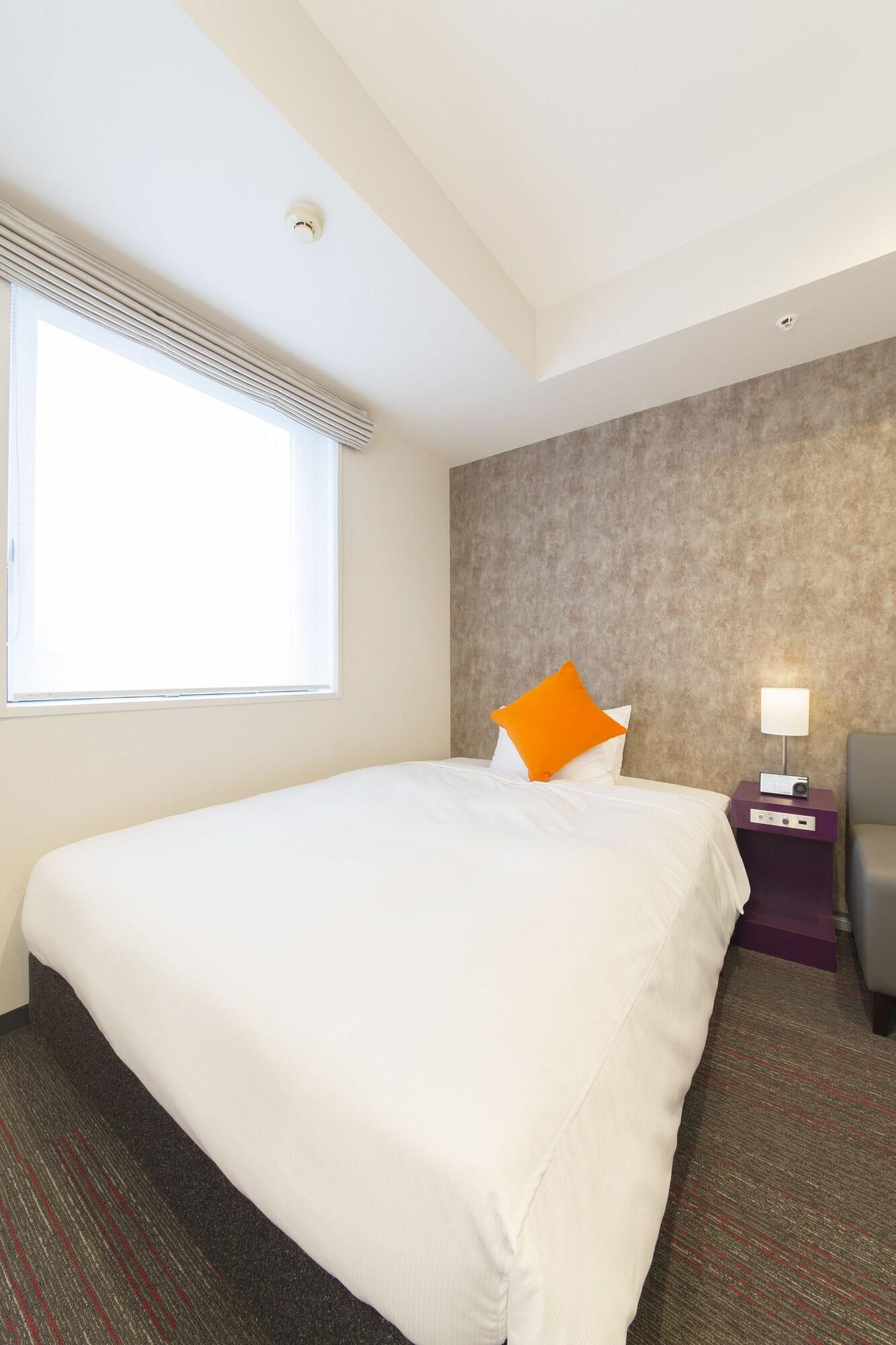 Double Single Deluxe Queen Bed