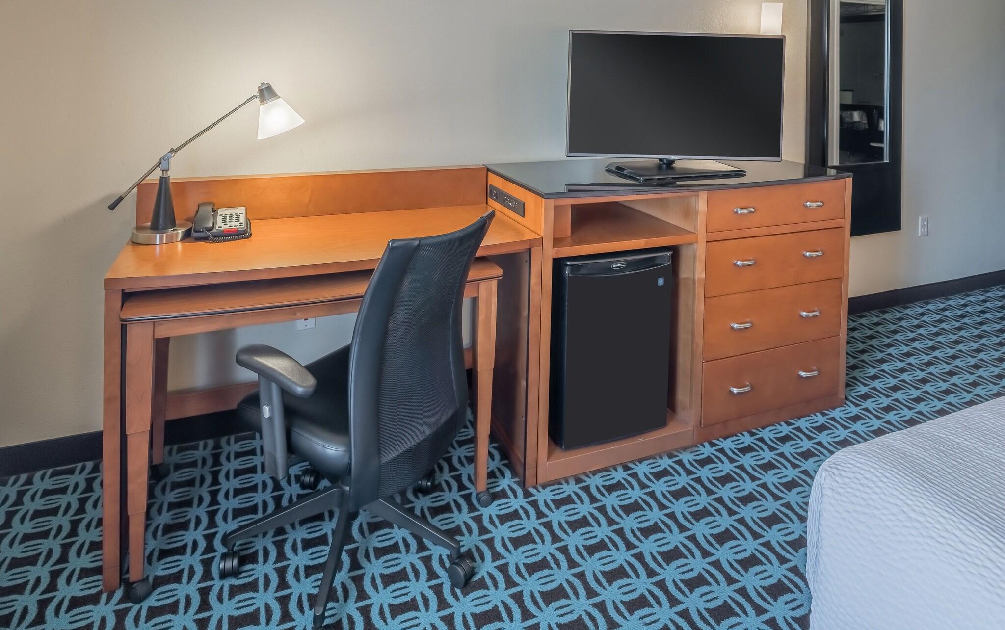 Studio Two Queen Beds