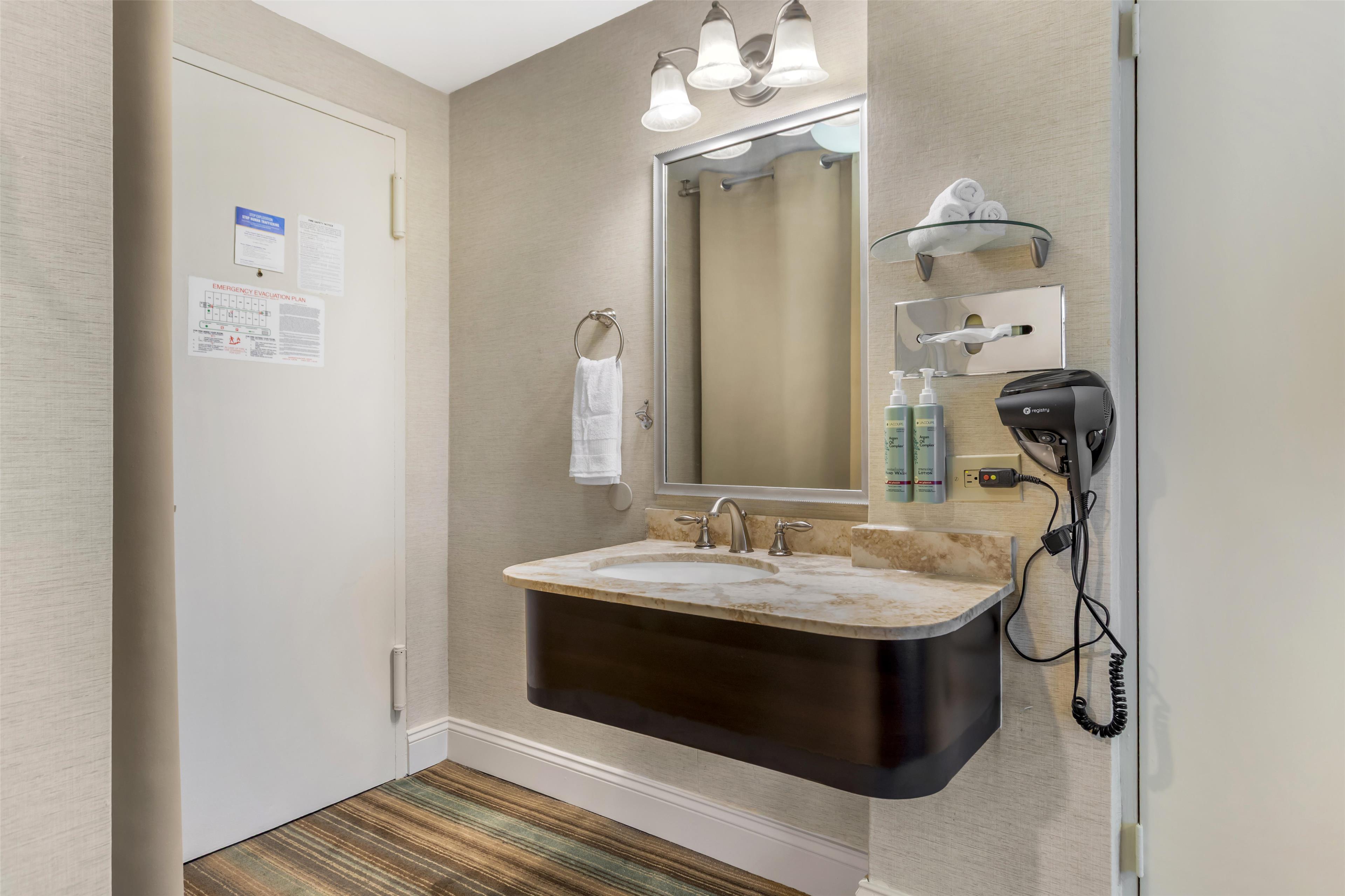 Studio Queen Size Bed