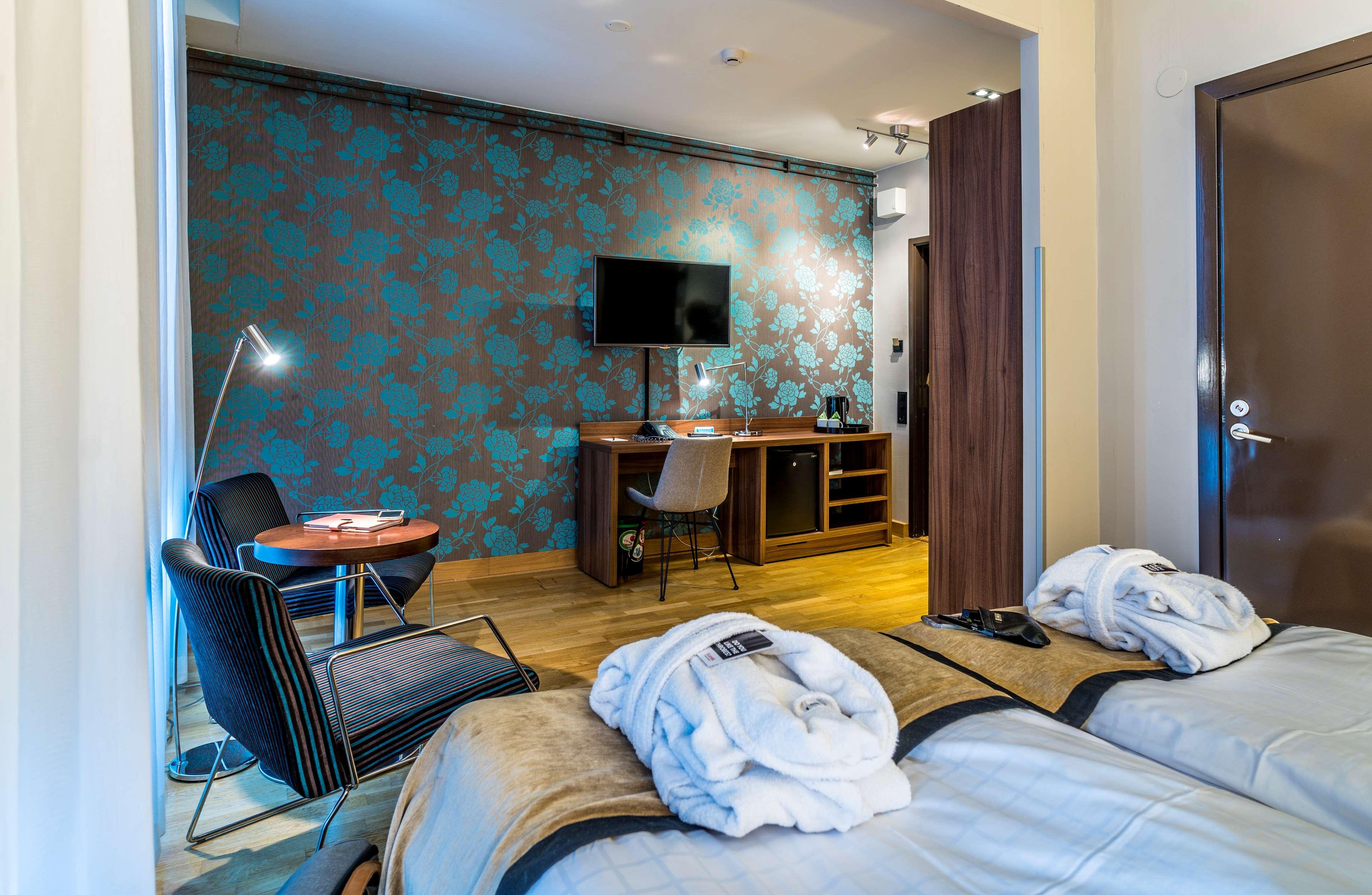 Double Single Queen Size Bed