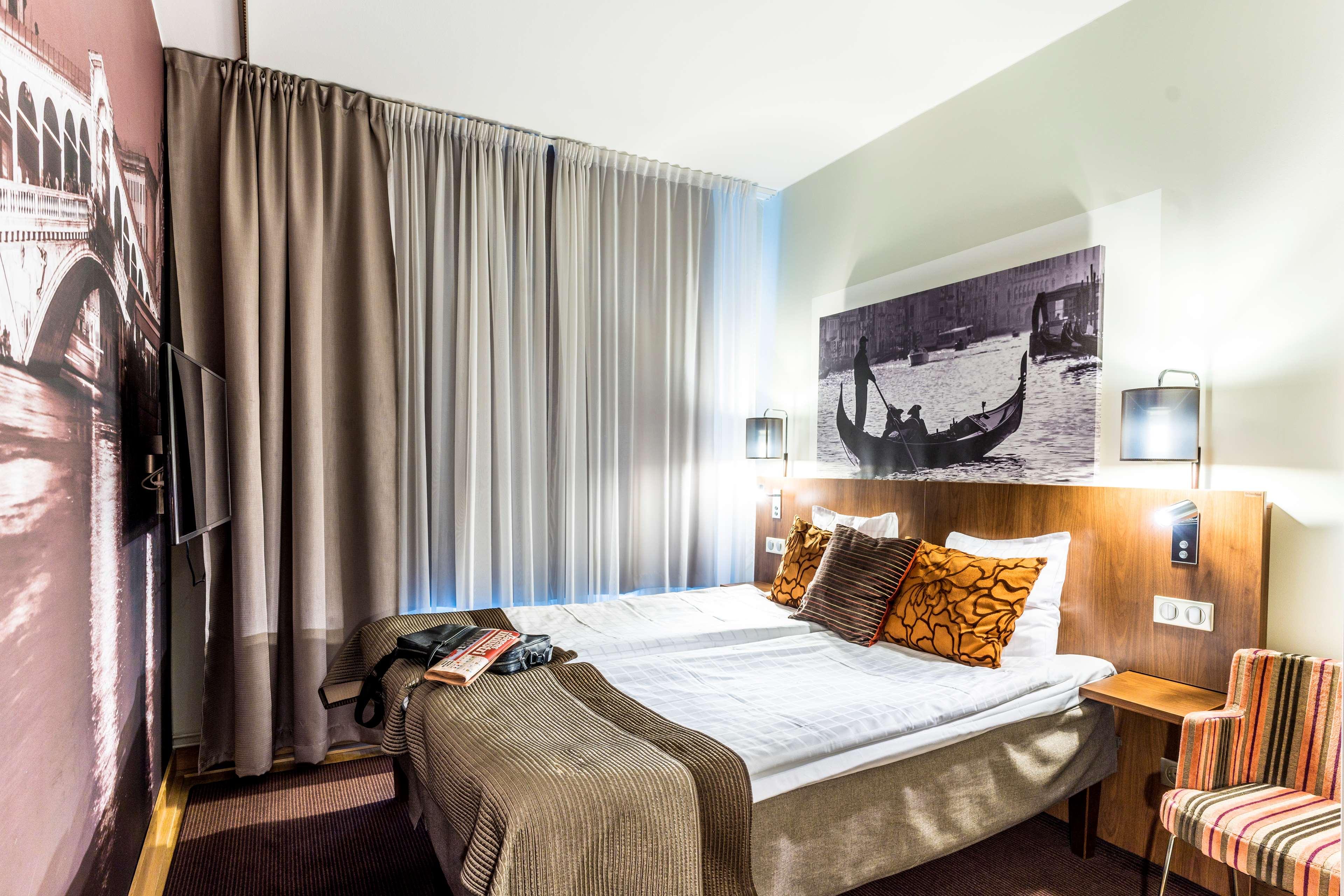 Double Single Queen Size Bed