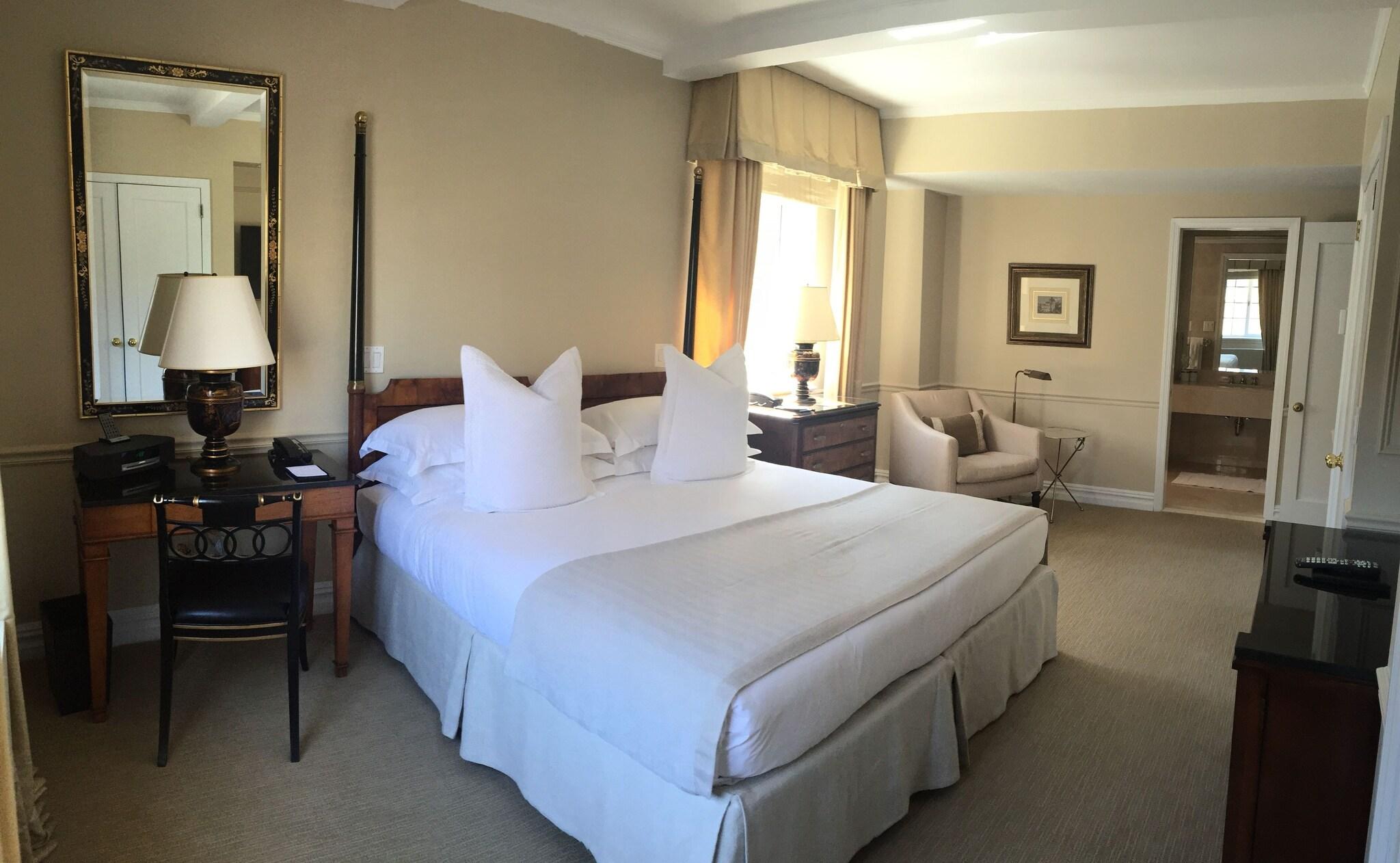 Suite Two Queen Beds One Bedroom