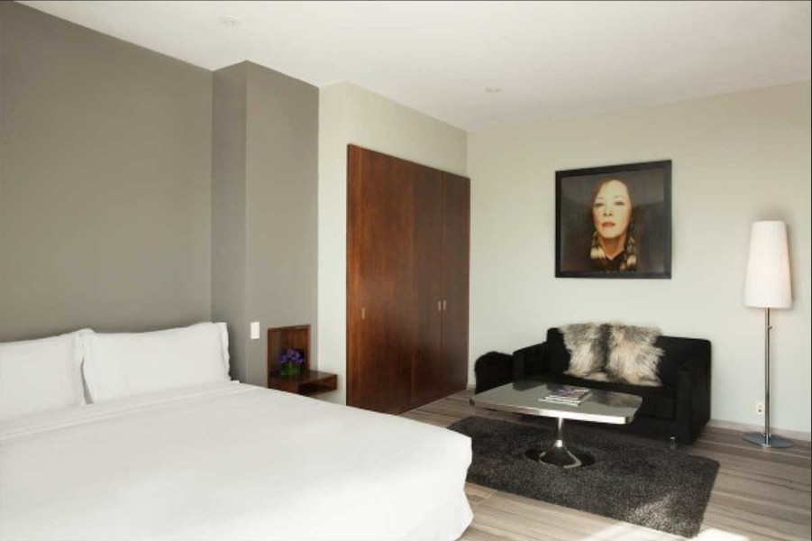 Junior Suite King Size Bed