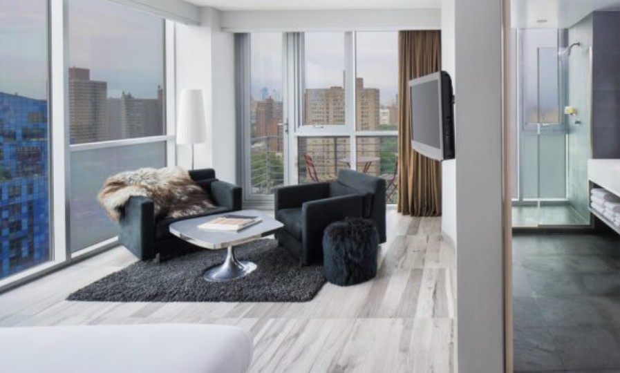 Room King Size Bed