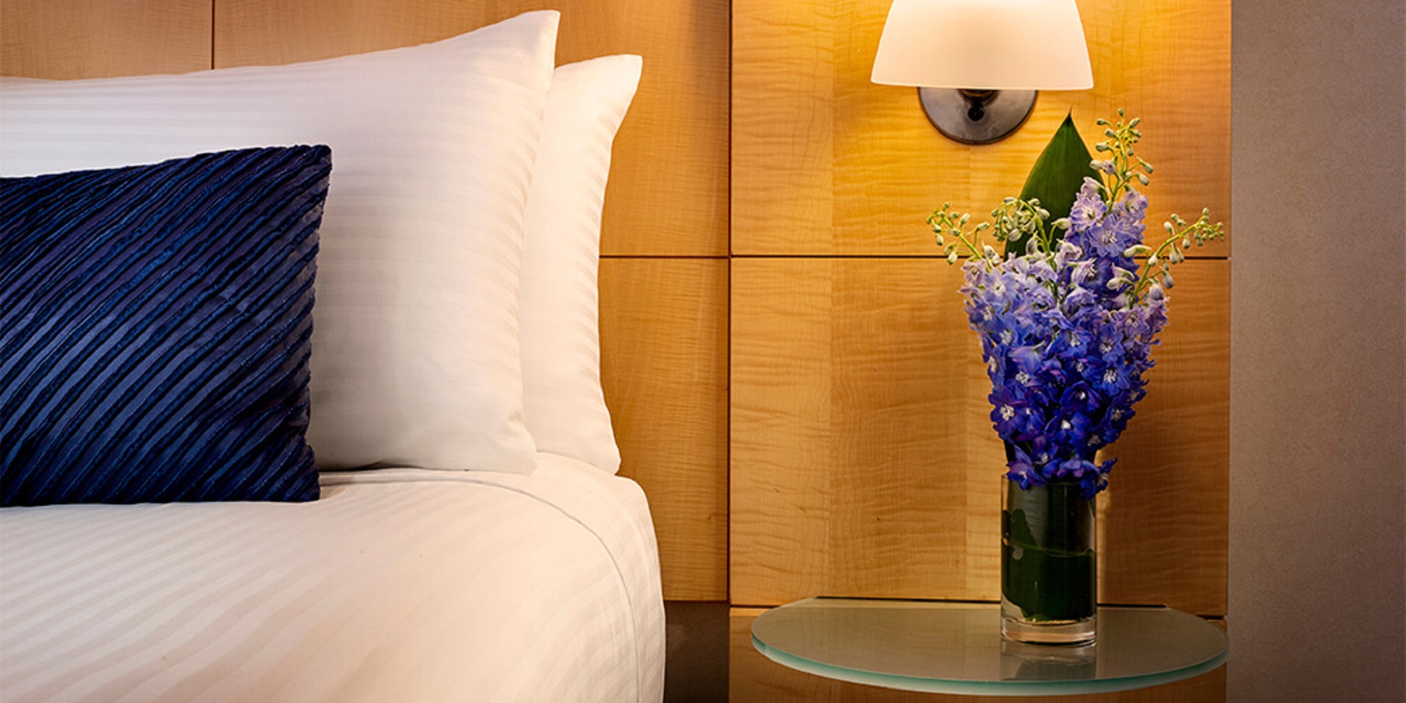Double Executive Queen Bed