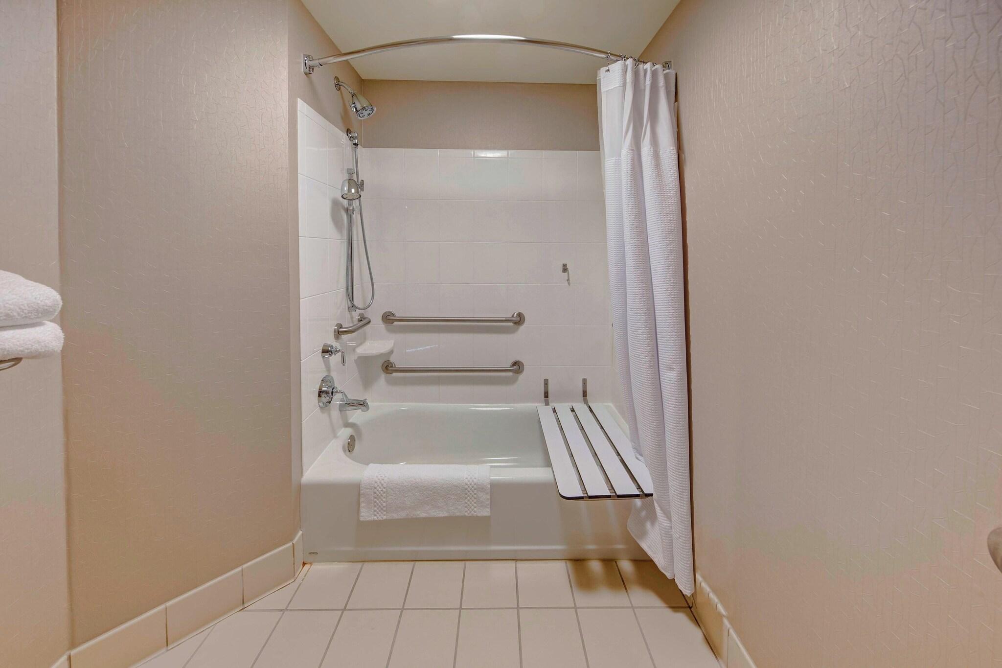 Studio Two Queen Beds