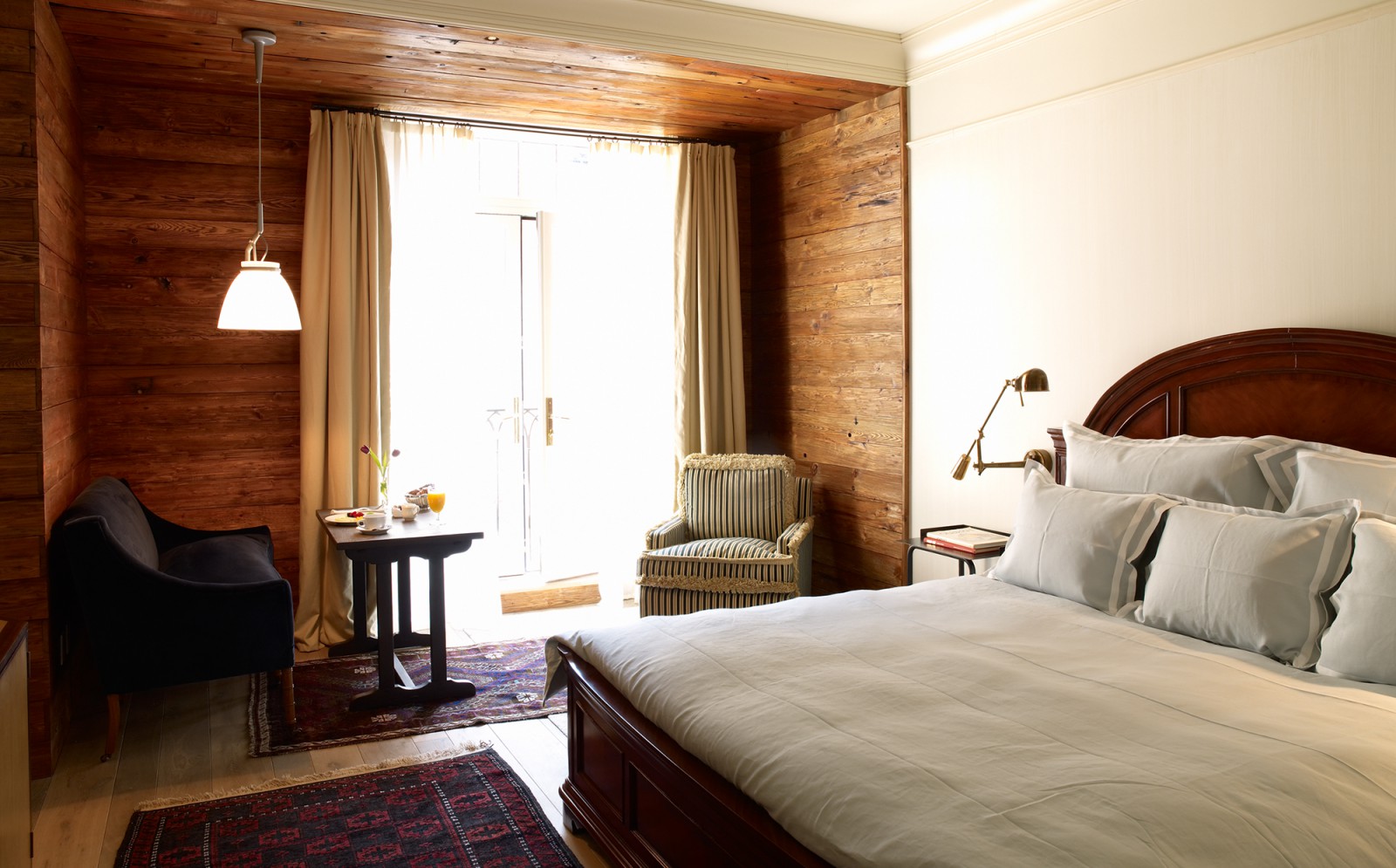 Double Deluxe King Bed