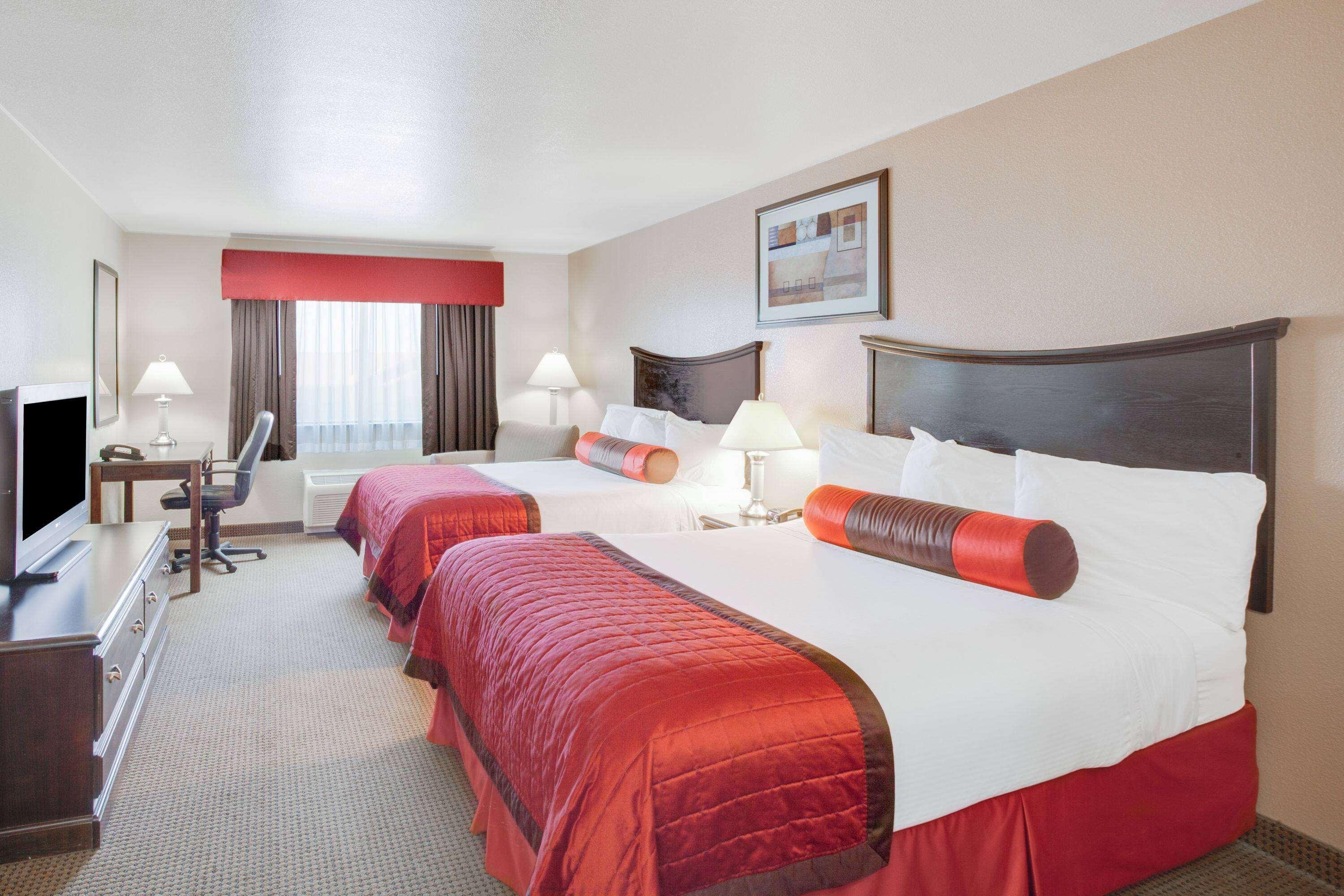 Quadruple Two Queen Beds