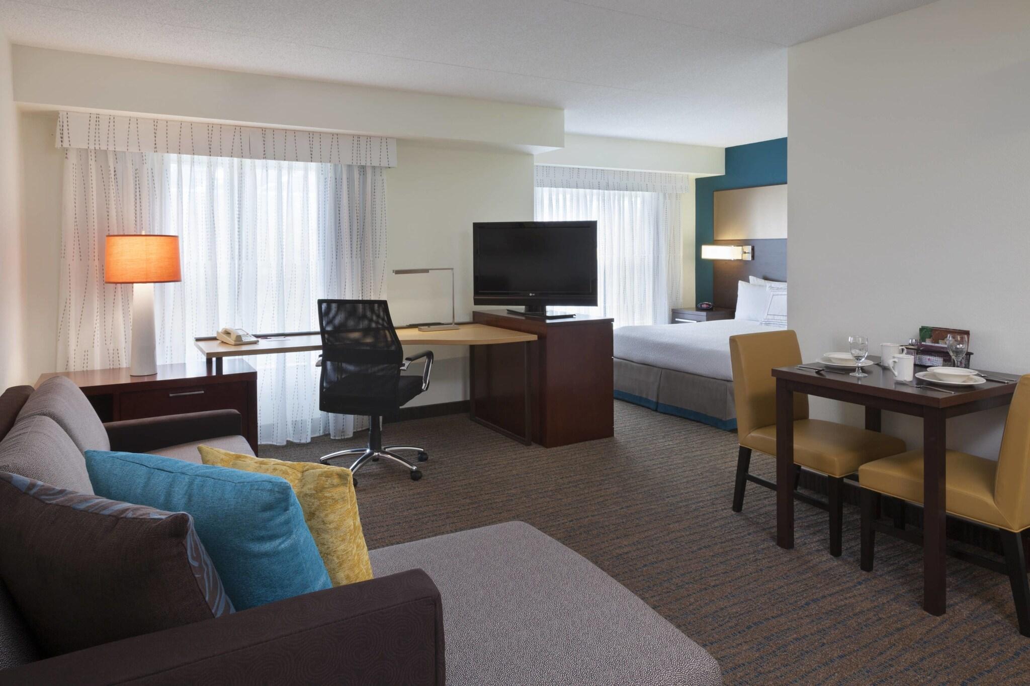 Studio Queen Size Bed