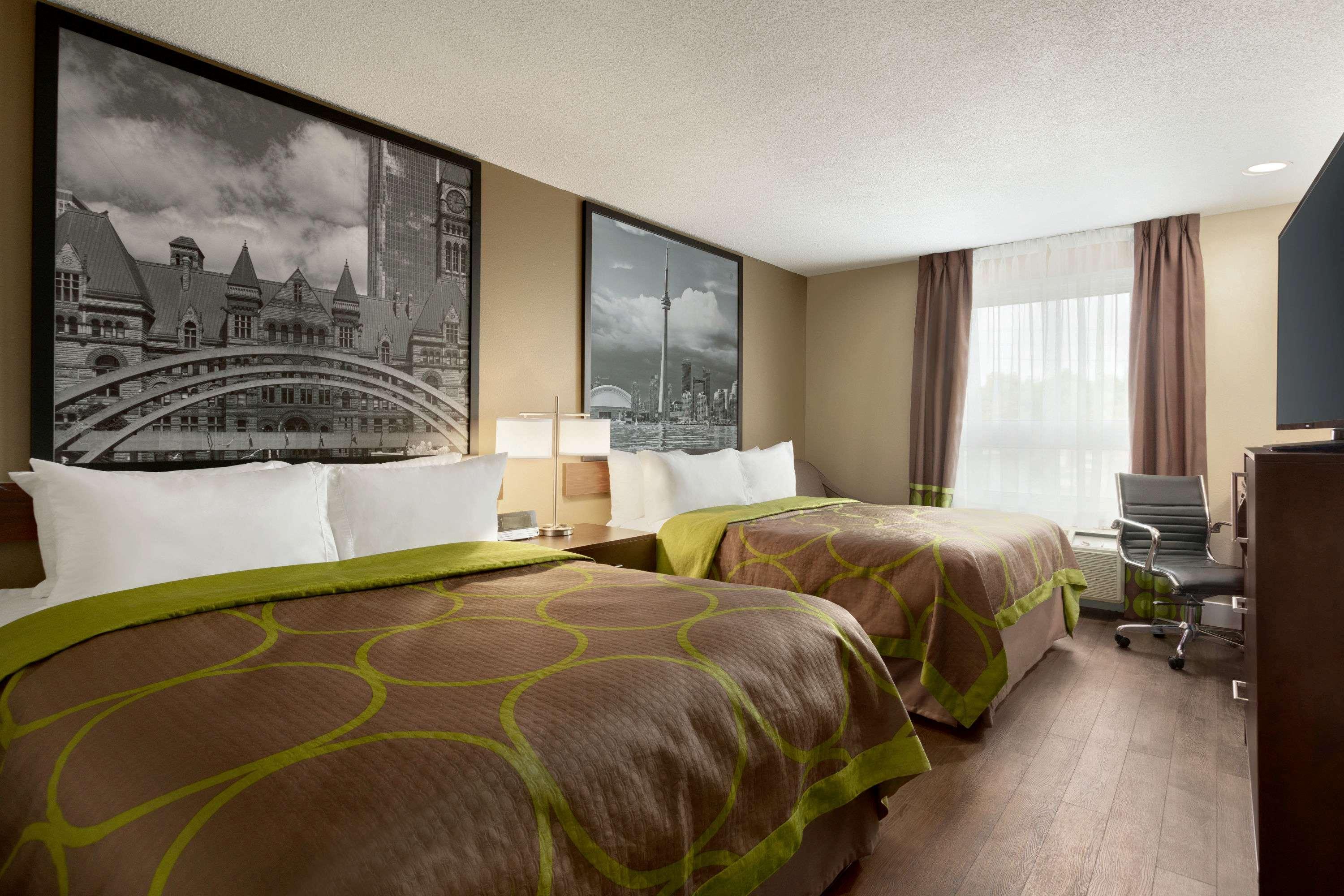 Quadruple Two Queen Beds