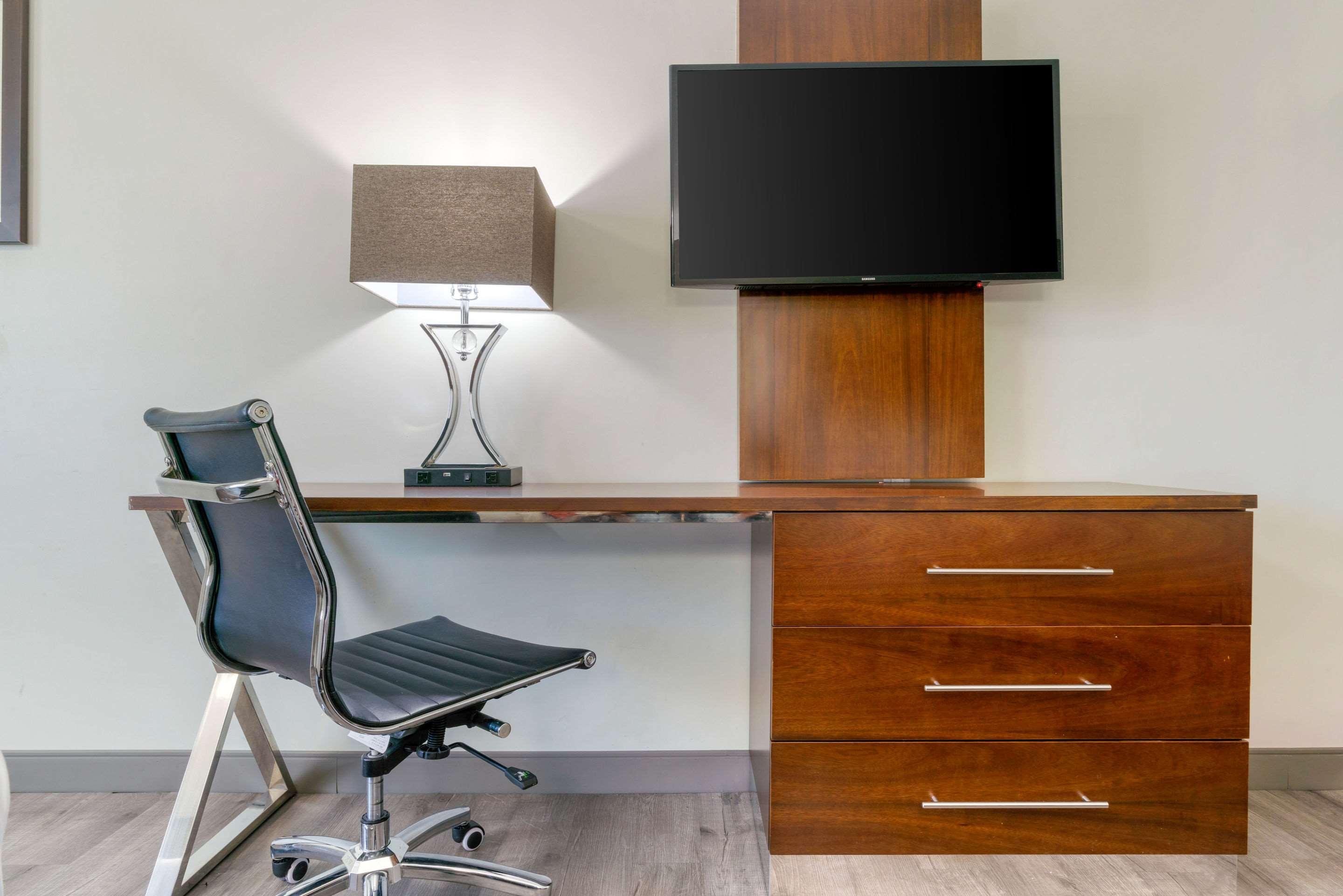 Double Two Queen Beds Non Smoking