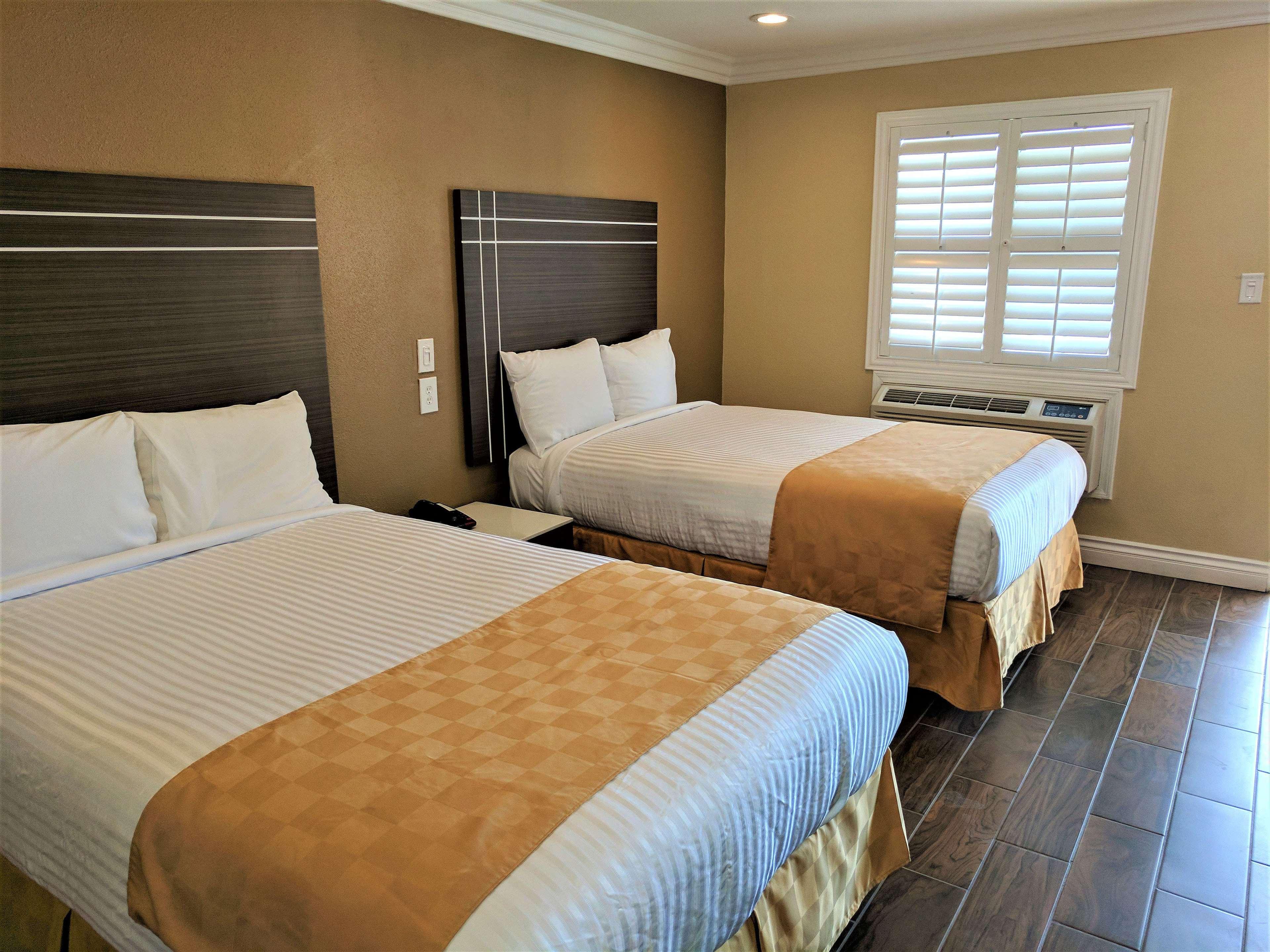 Double Accessible-two Queen Beds