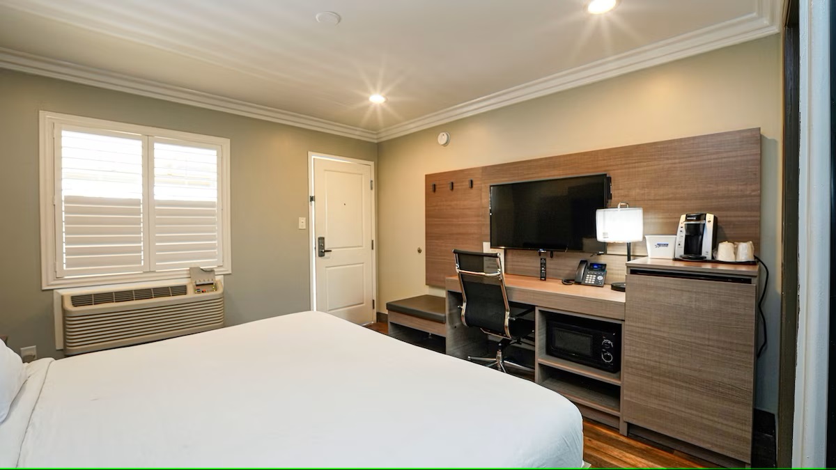 Double Accessible-queen Size Bed