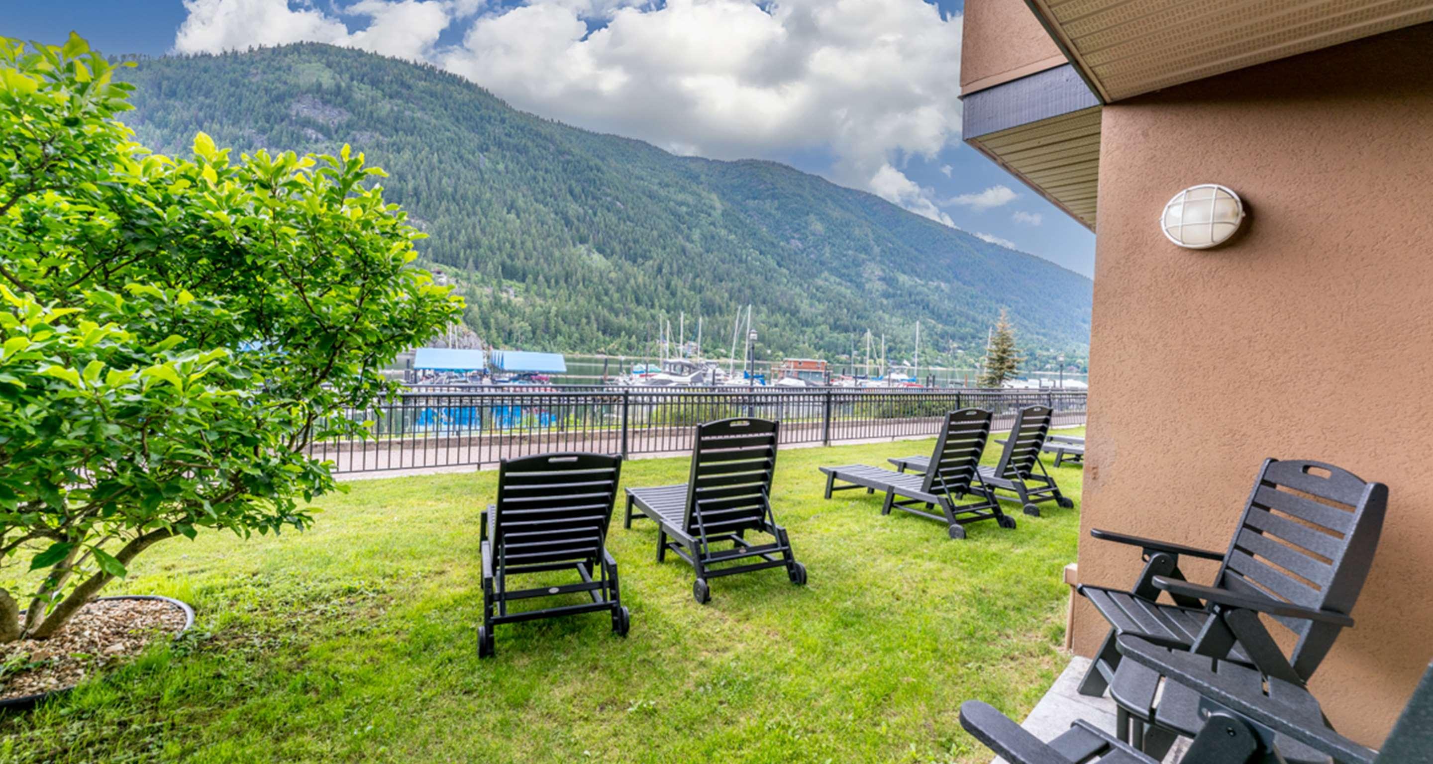 Studio King Size Bed