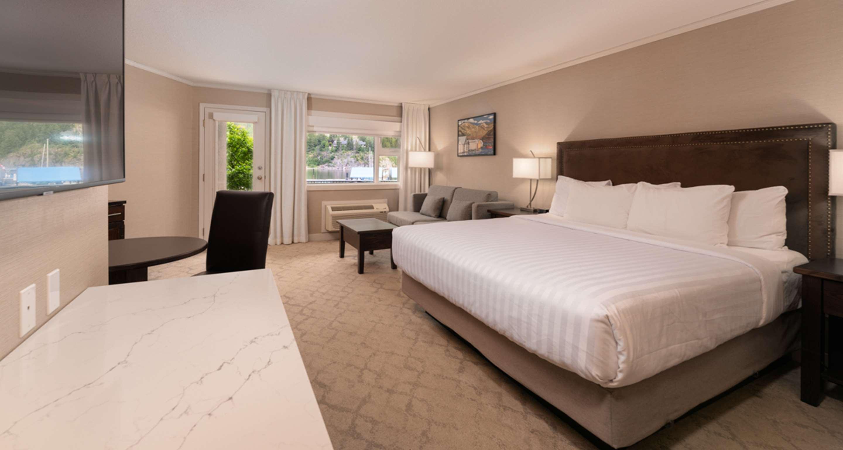 Studio King Size Bed