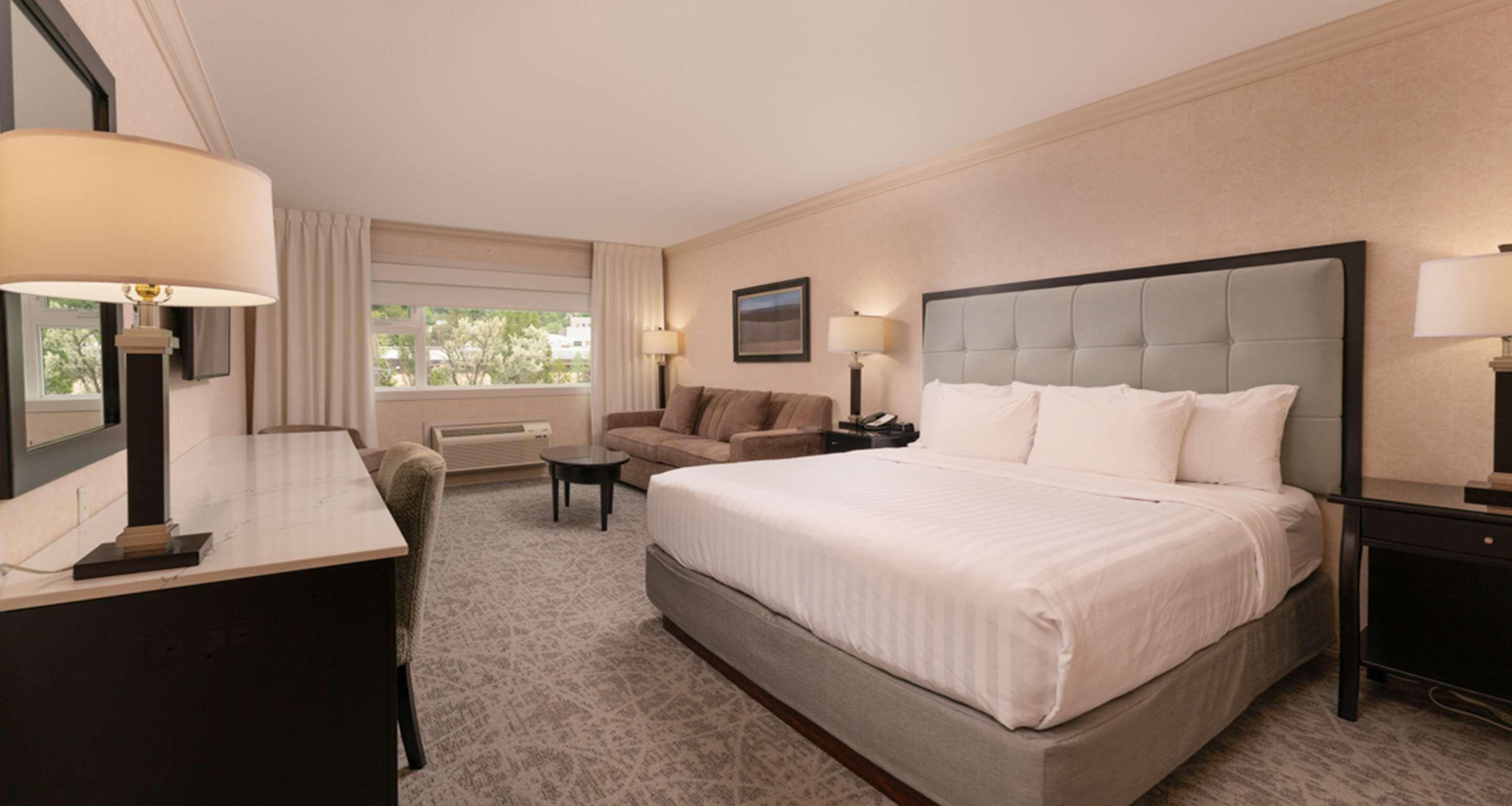 Family Room Two Queen Beds