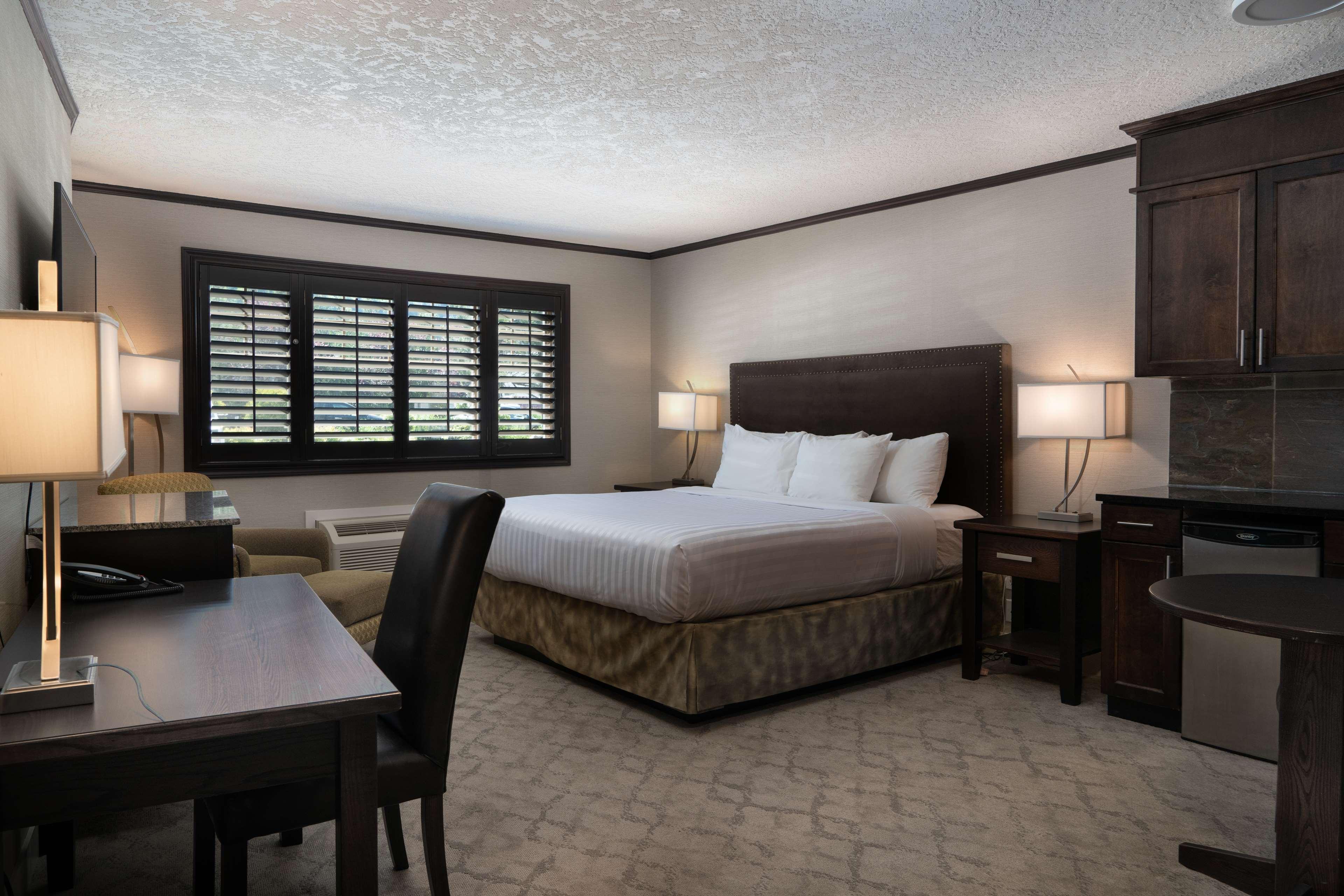 Family Room Two Queen Beds