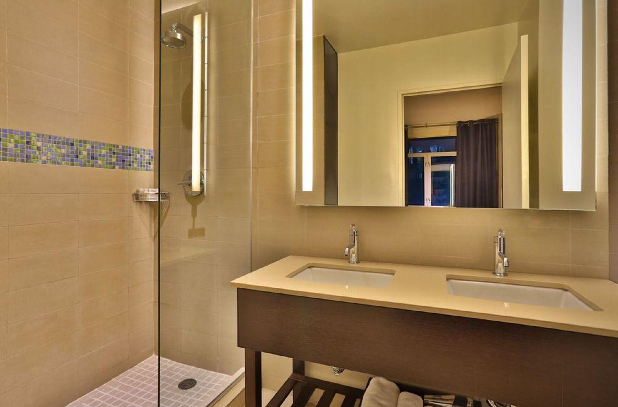 Room Superior King Bed