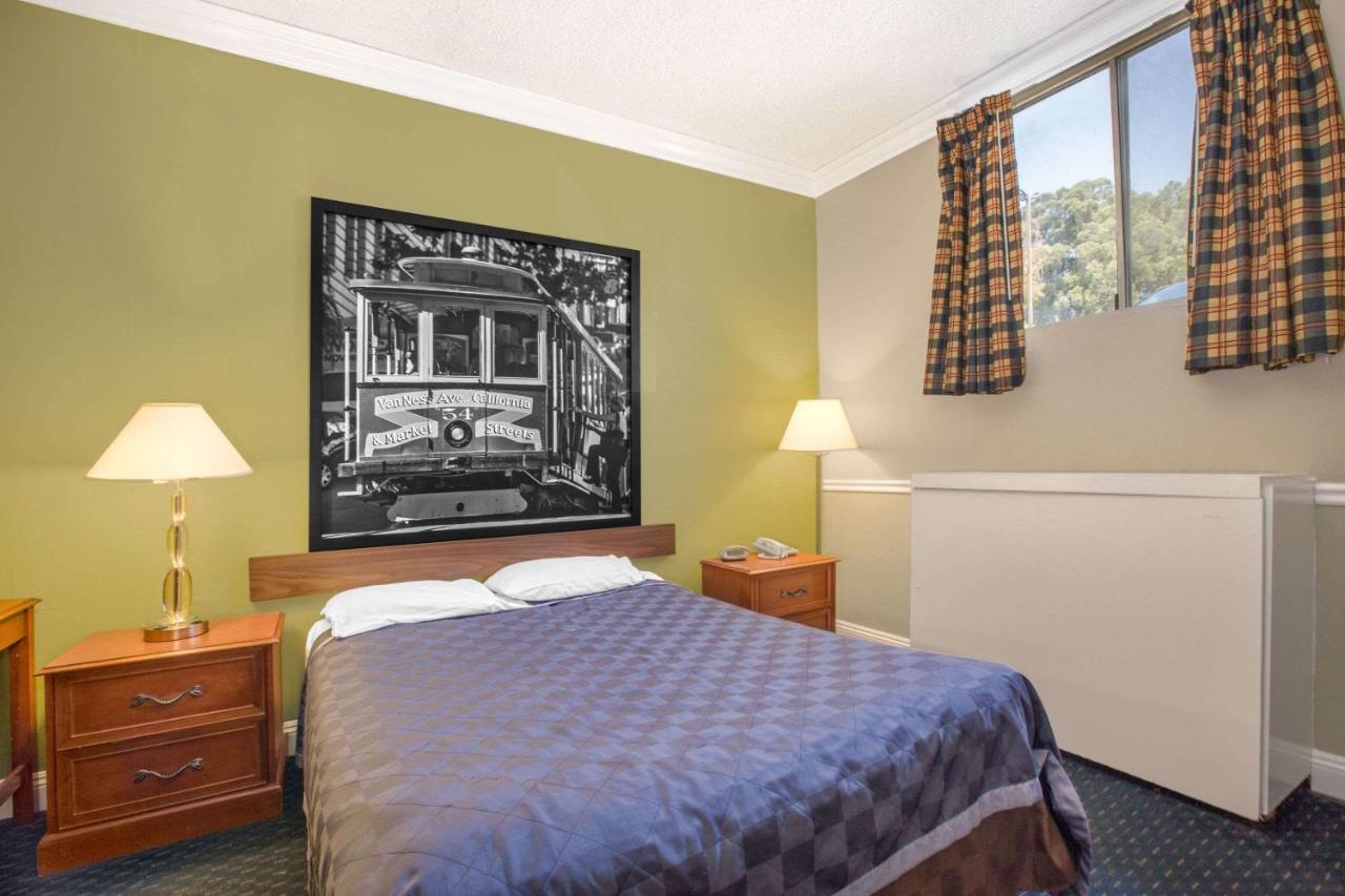 Double King Bed Non Smoking