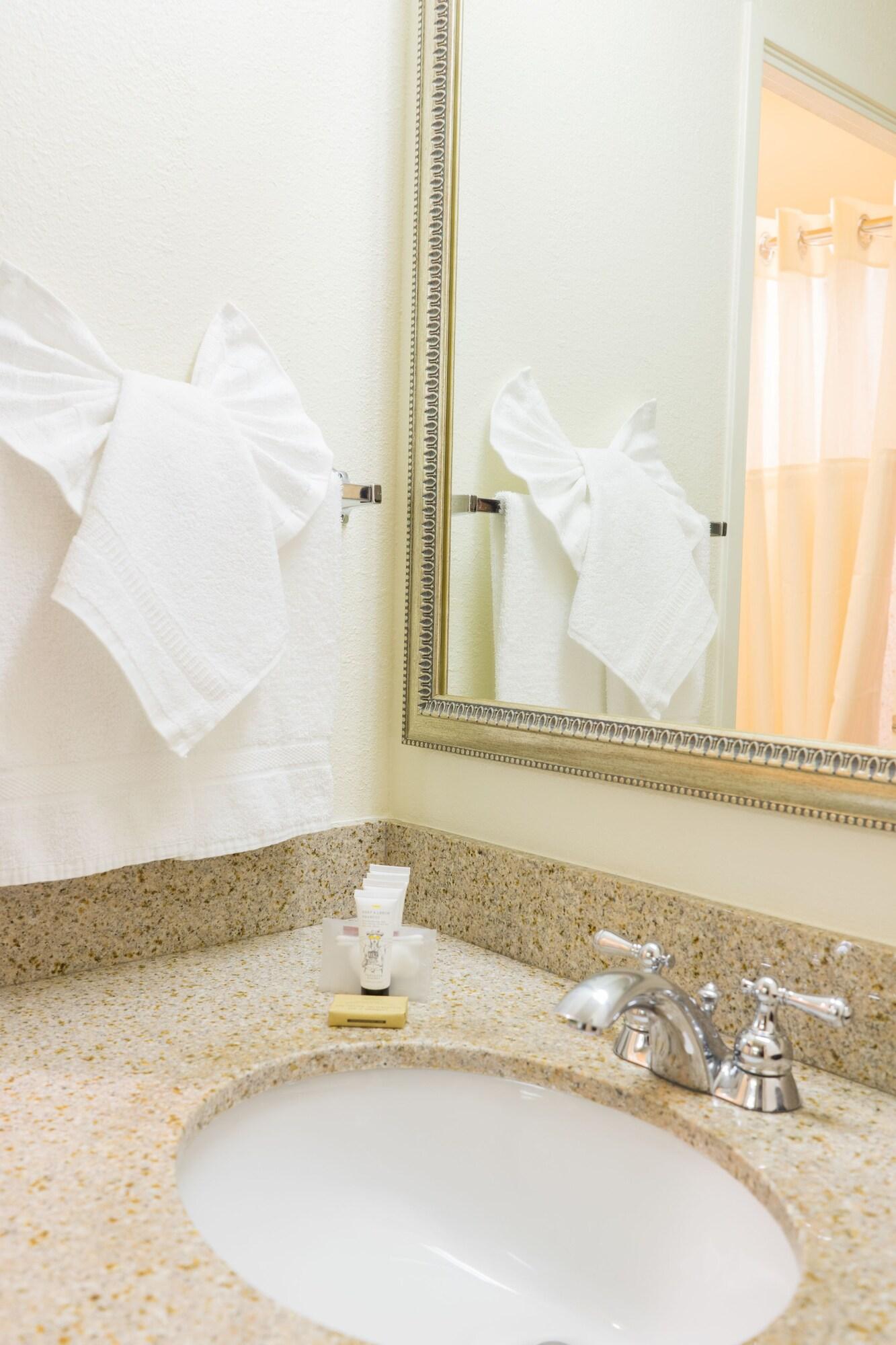 Double Deluxe King Bed