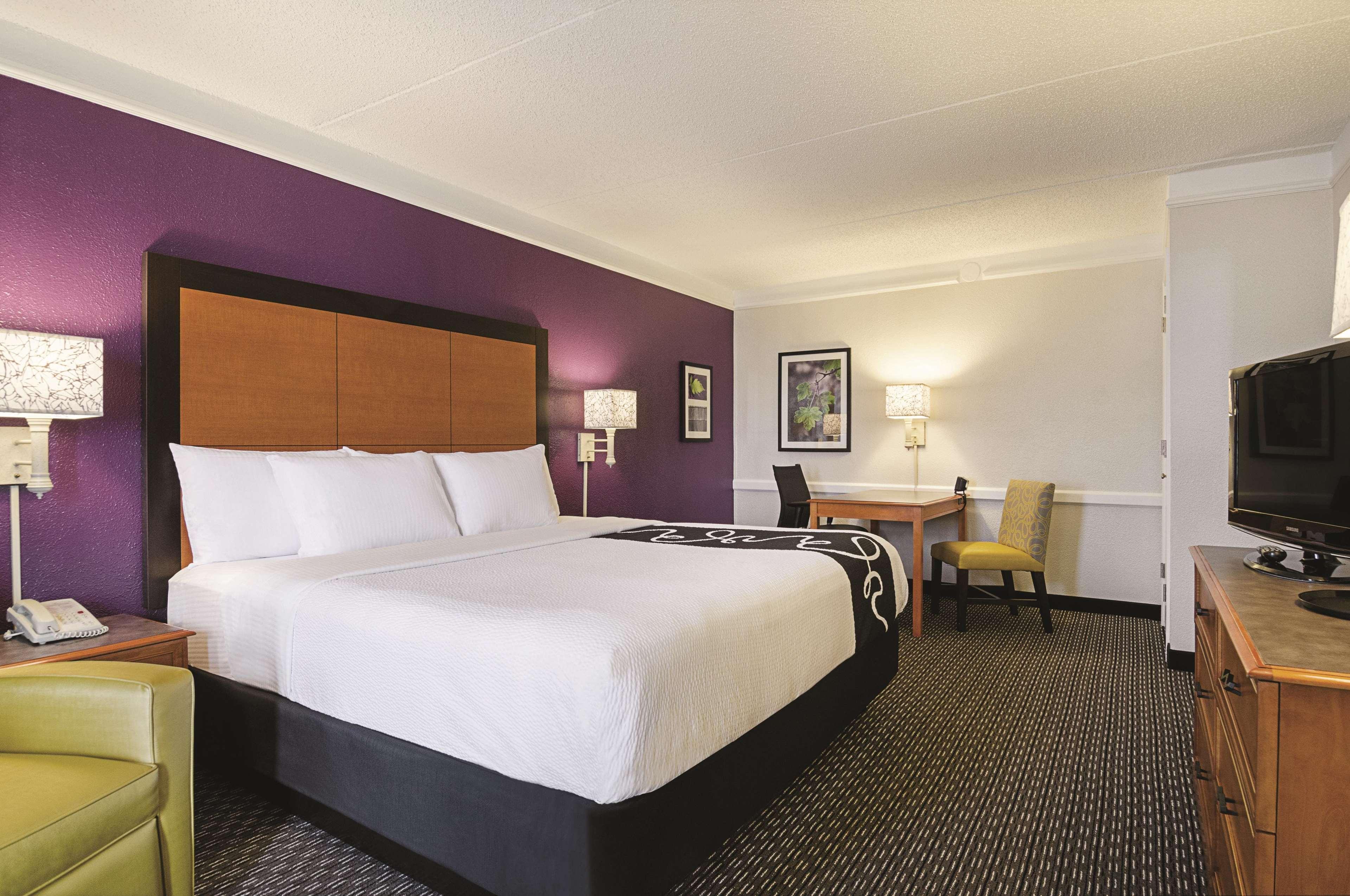 Double King Bed Non Smoking