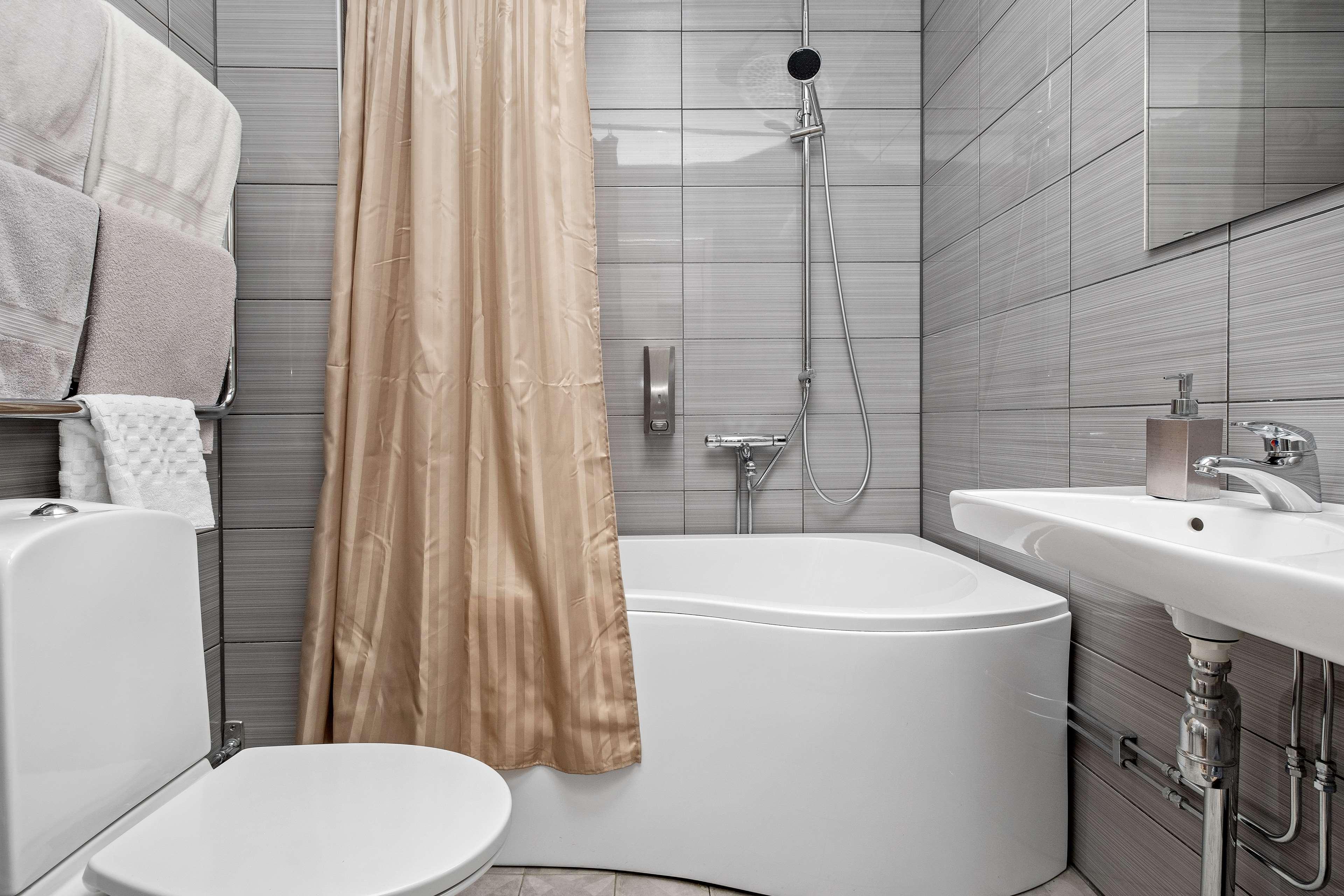 Double Queen Size Bed